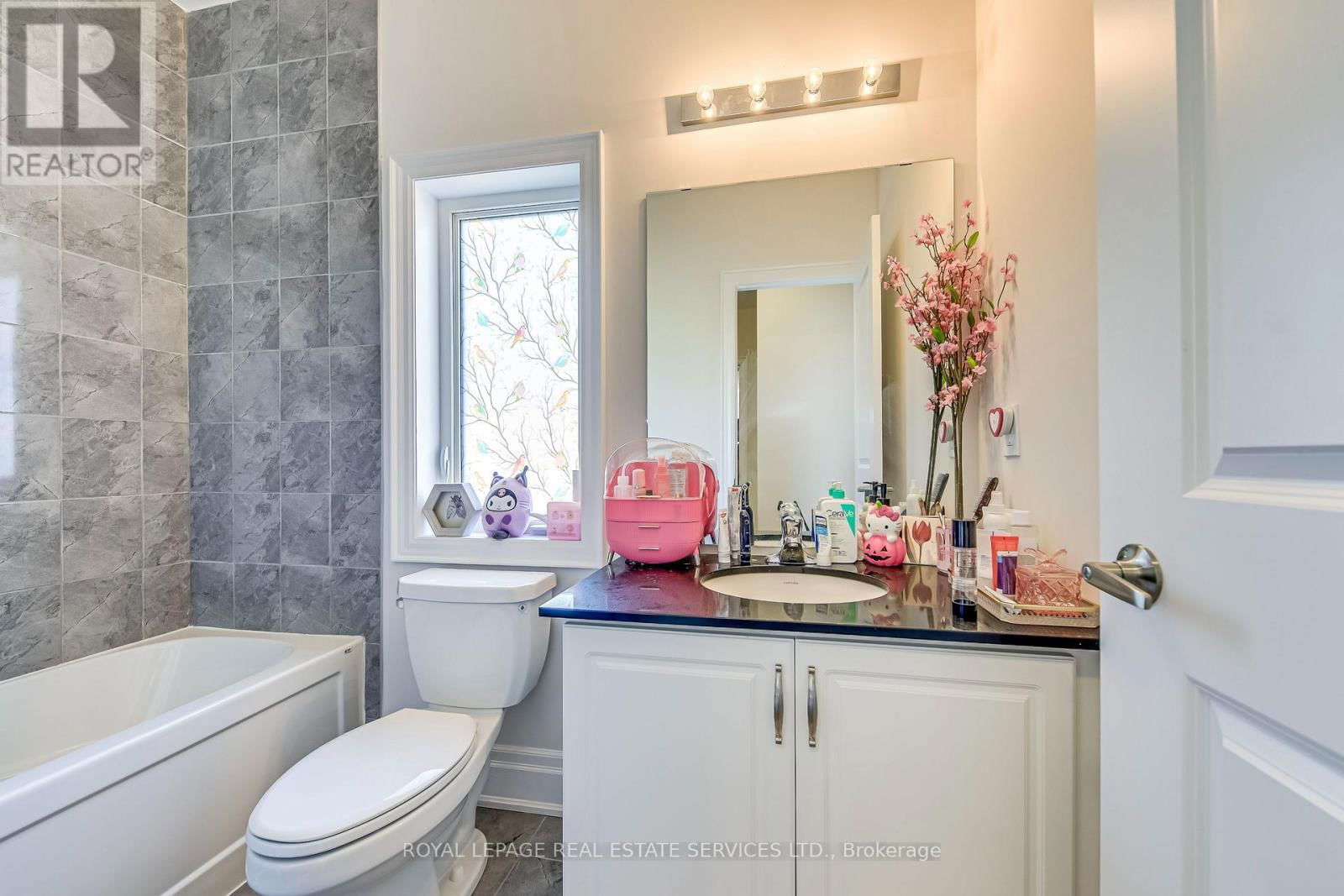 1367 PELICAN PASSAGE Image 33