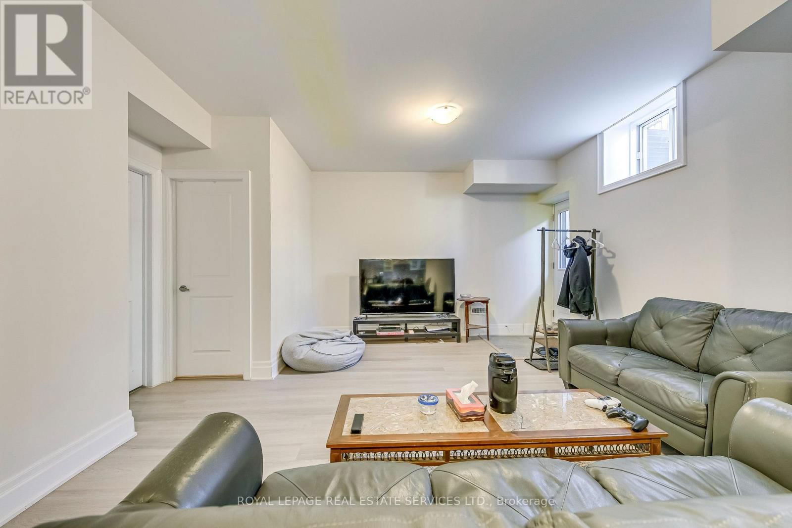 1367 PELICAN PASSAGE Image 37