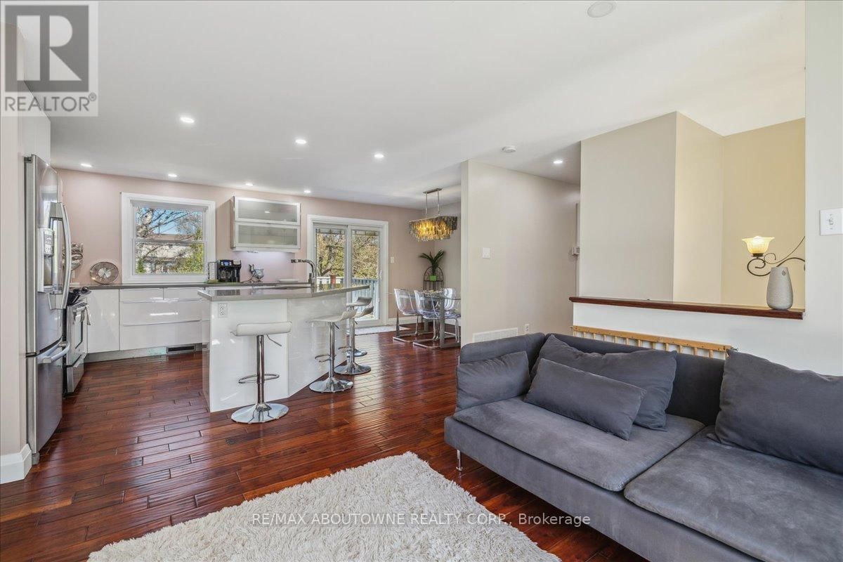 2430 CAVENDISH DRIVE Image 10