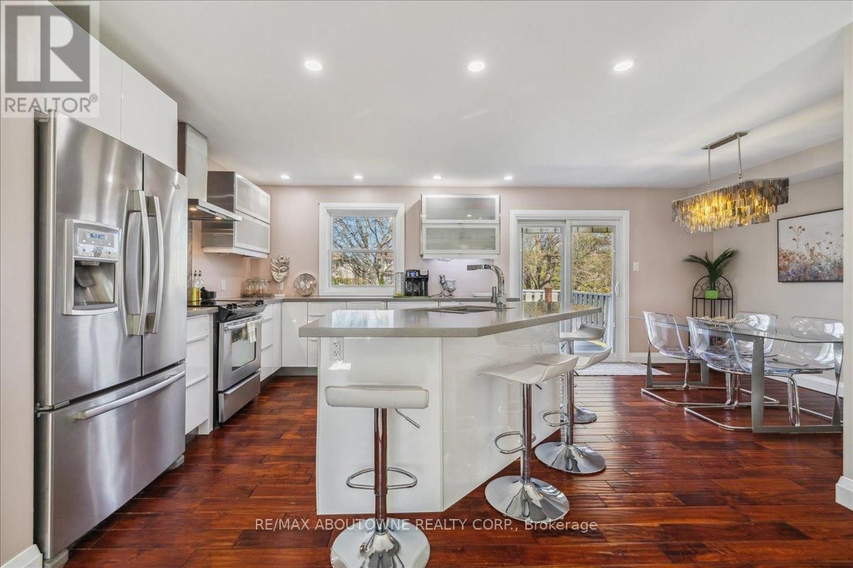 2430 CAVENDISH DRIVE Image 12