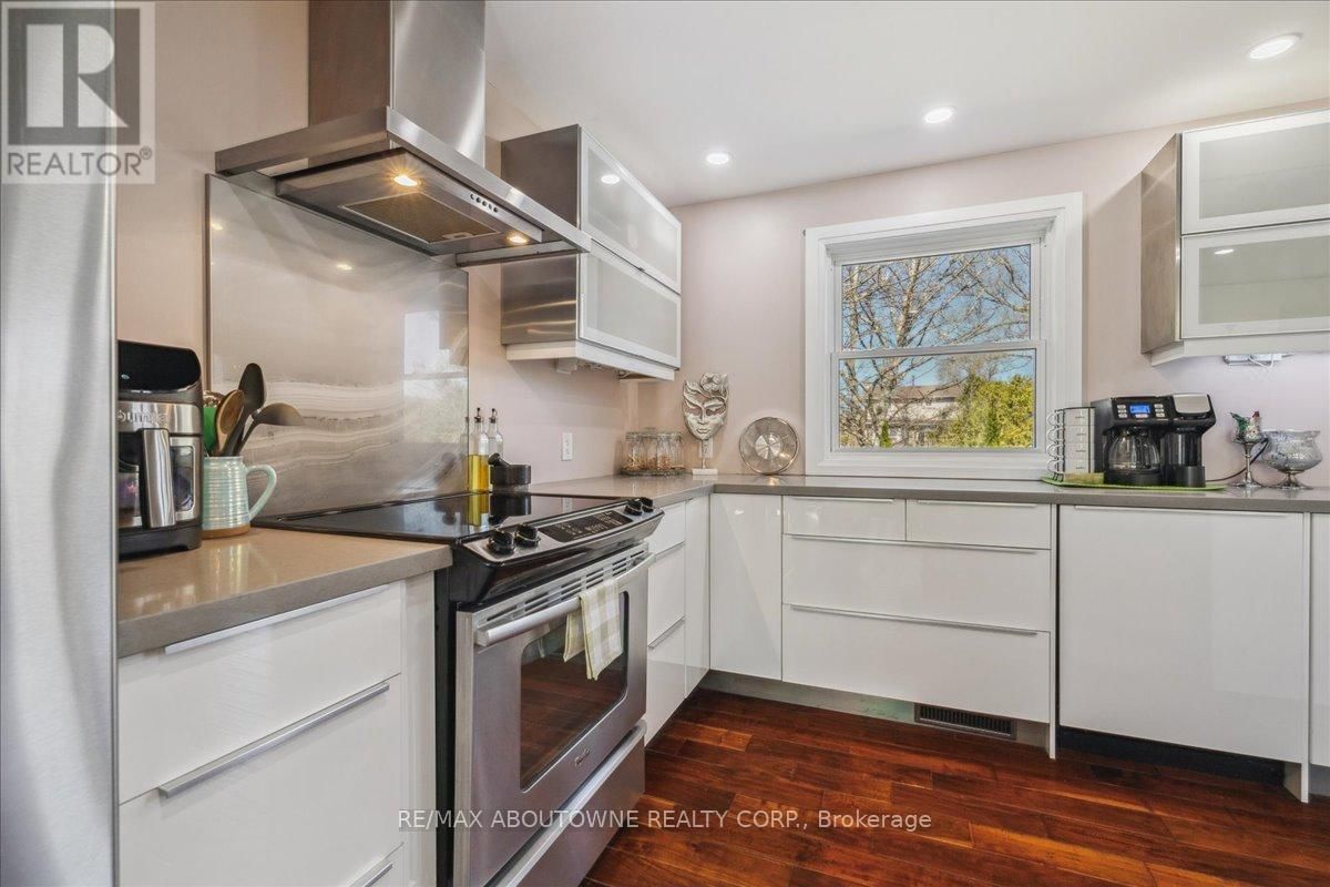 2430 CAVENDISH DRIVE Image 13