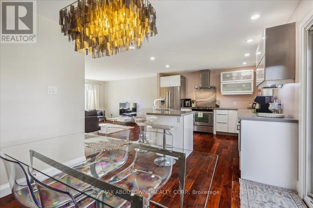 2430 CAVENDISH DRIVE Image 18