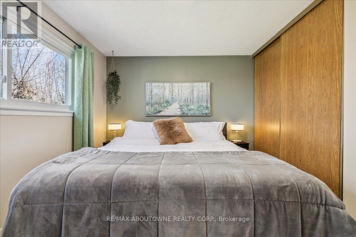 2430 CAVENDISH DRIVE Image 21