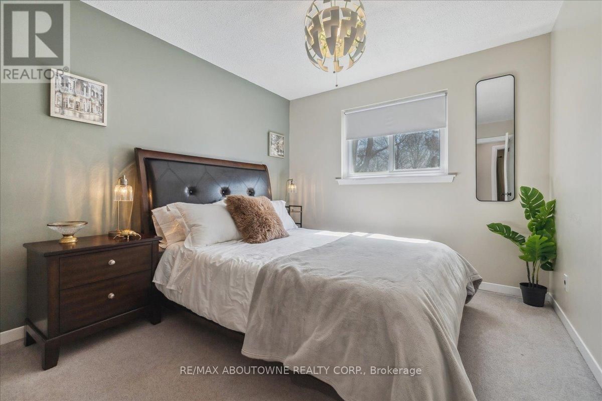 2430 CAVENDISH DRIVE Image 23