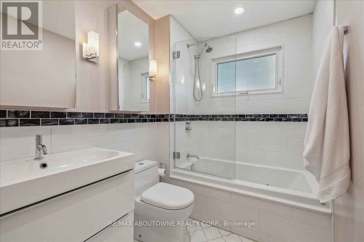 2430 CAVENDISH DRIVE Image 26