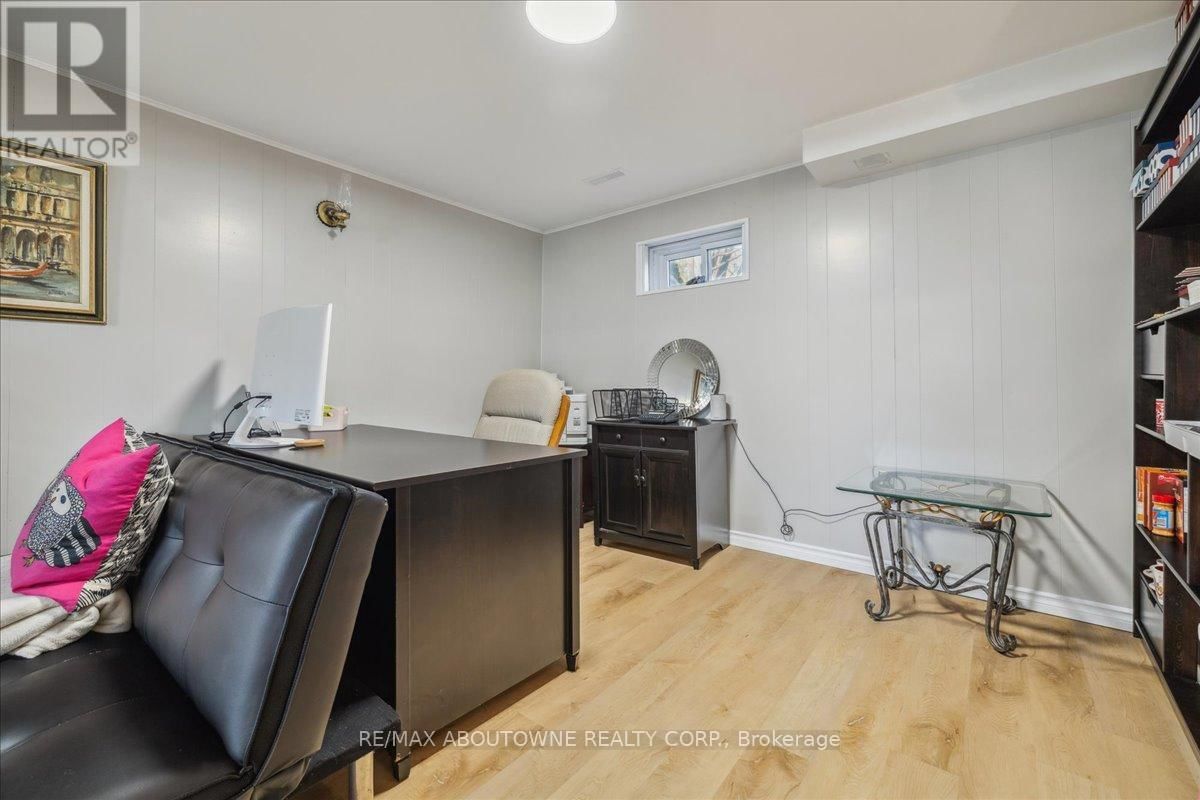 2430 CAVENDISH DRIVE Image 31