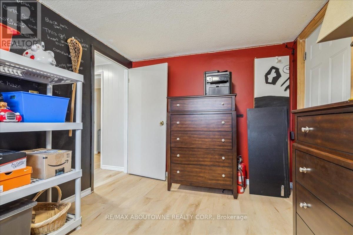 2430 CAVENDISH DRIVE Image 33