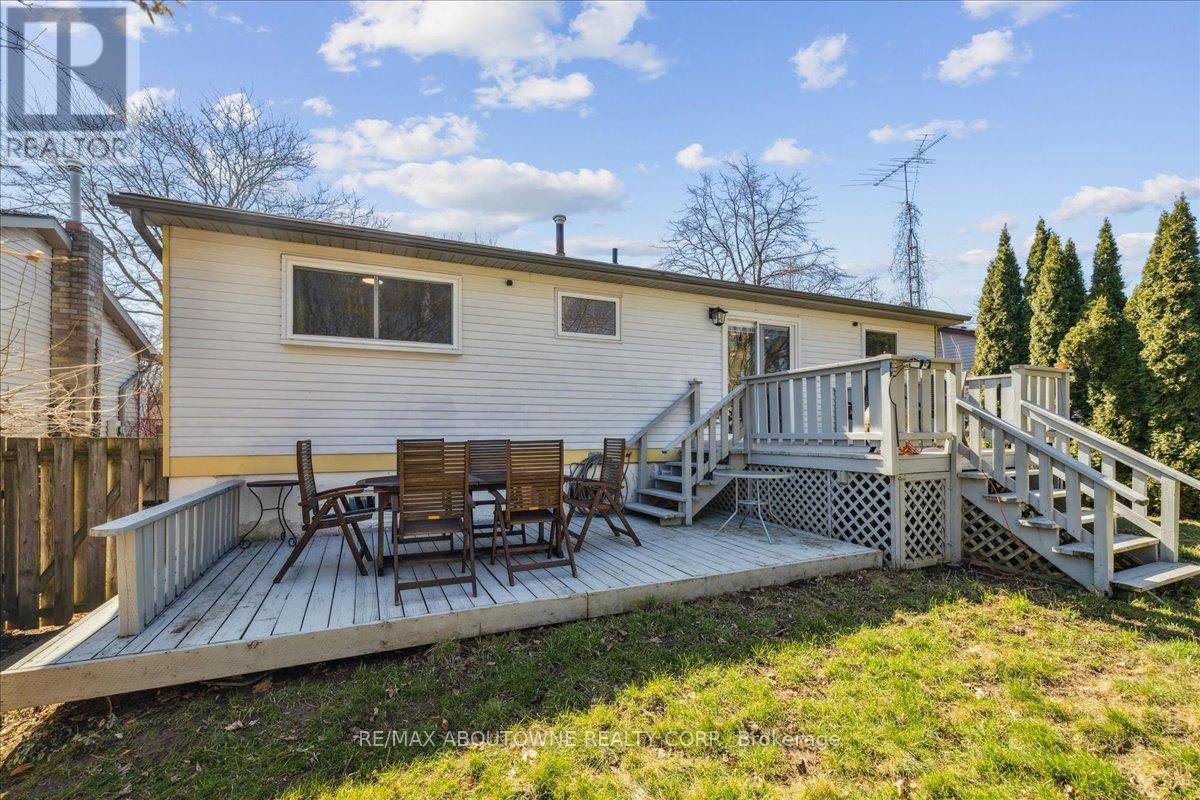 2430 CAVENDISH DRIVE Image 37