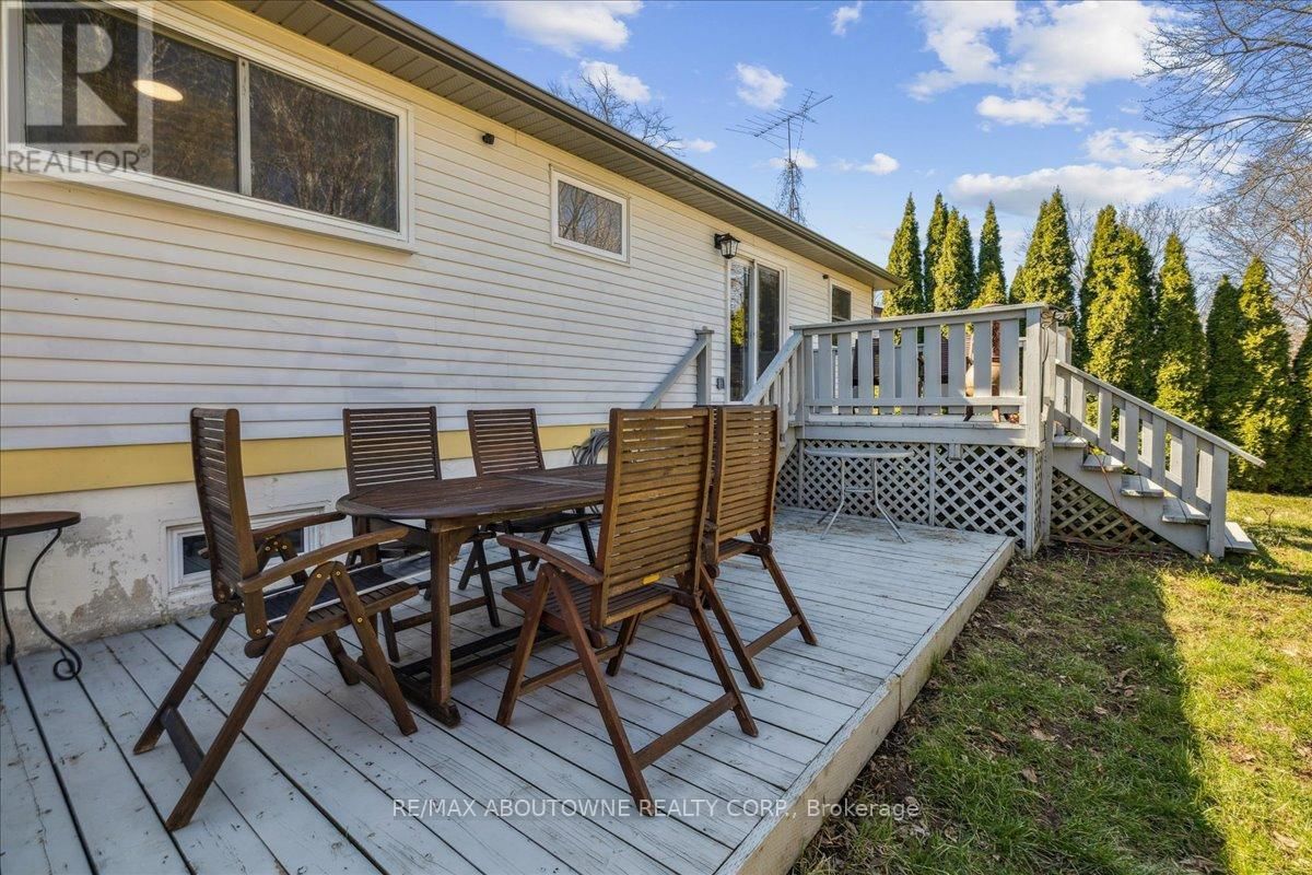 2430 CAVENDISH DRIVE Image 38