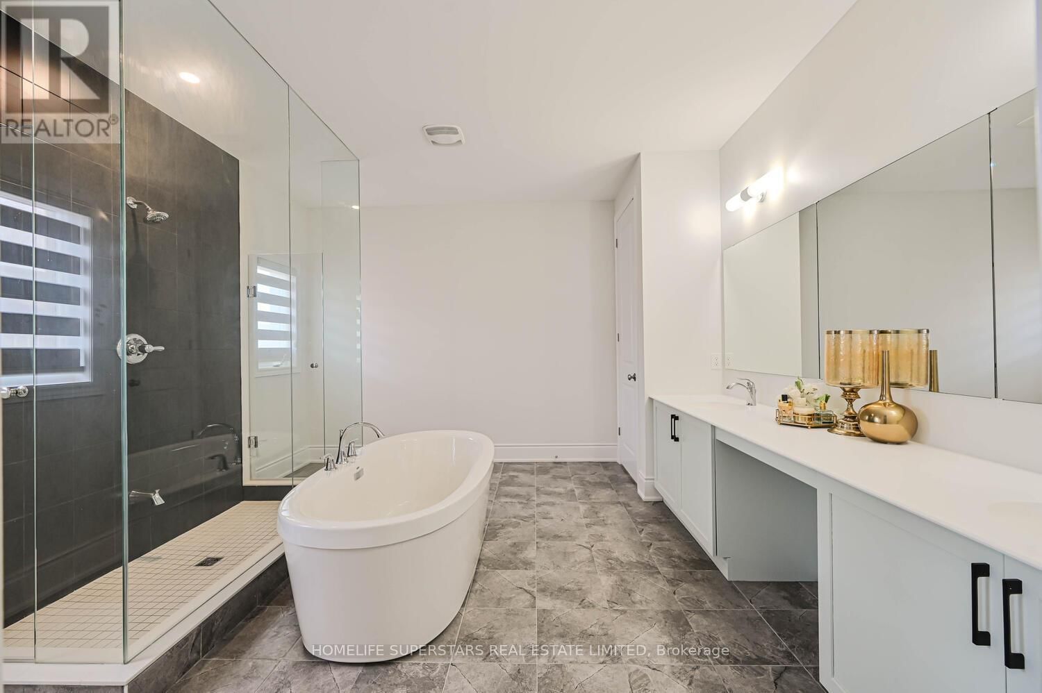 56 ARTHUR GRIFFIN CRESCENT Image 23