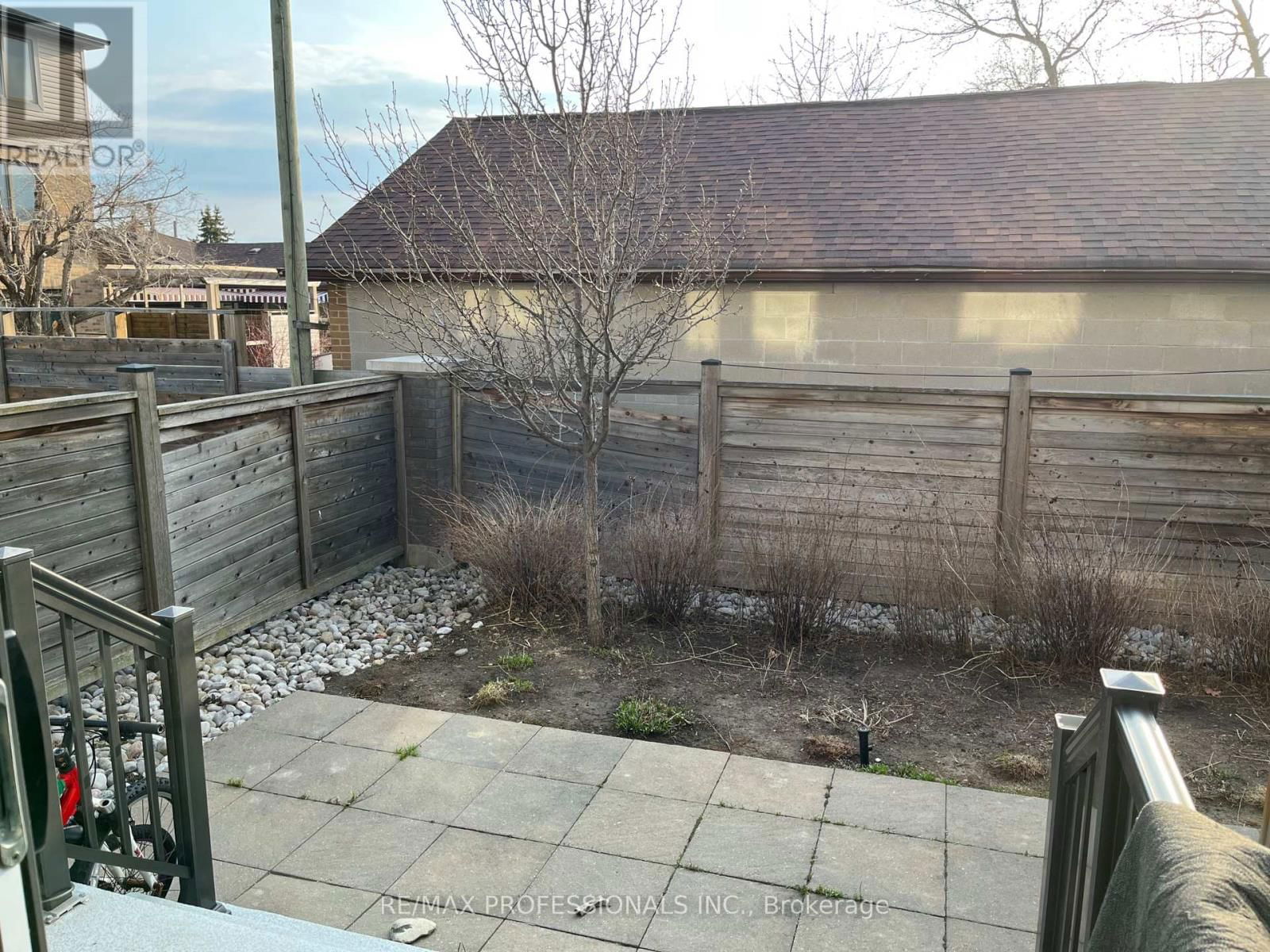 TH 1 - 16 MCADAM AVENUE Image 21