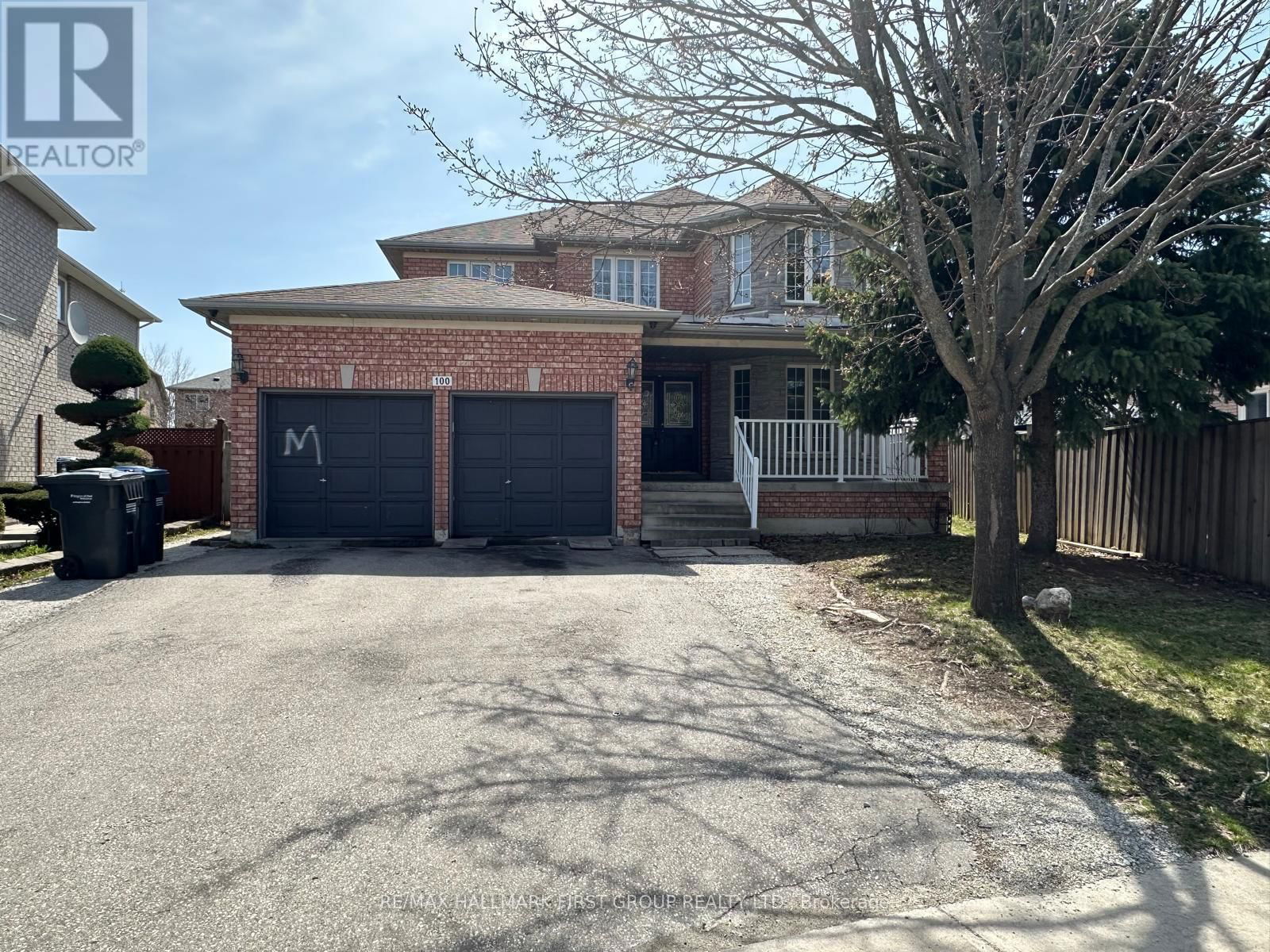 100 FIDDLENECK CRESCENT Image 1