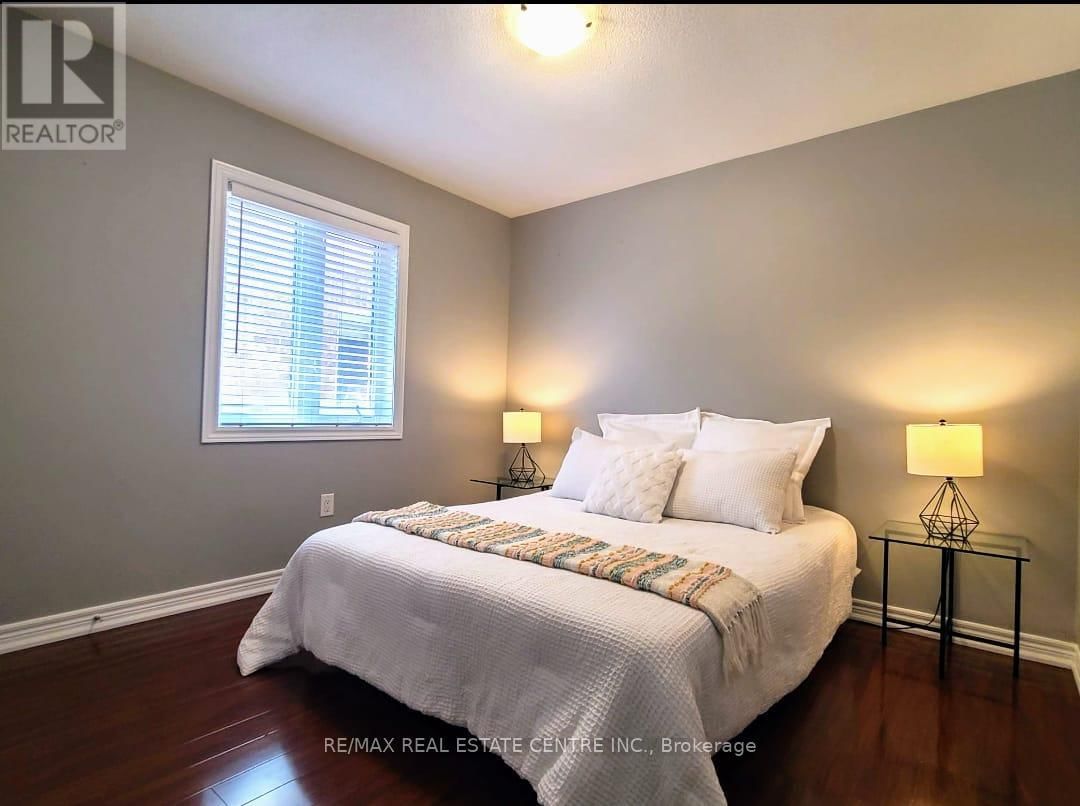 72 MCECHEARN CRESCENT Image 30