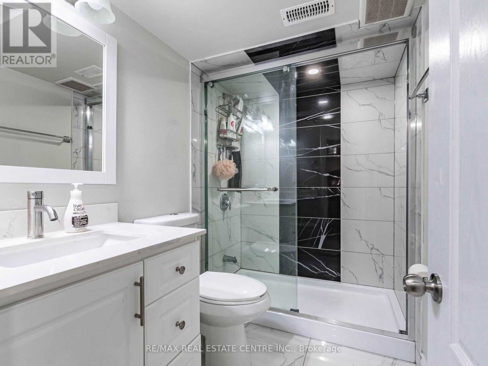 72 MCECHEARN CRESCENT Image 35