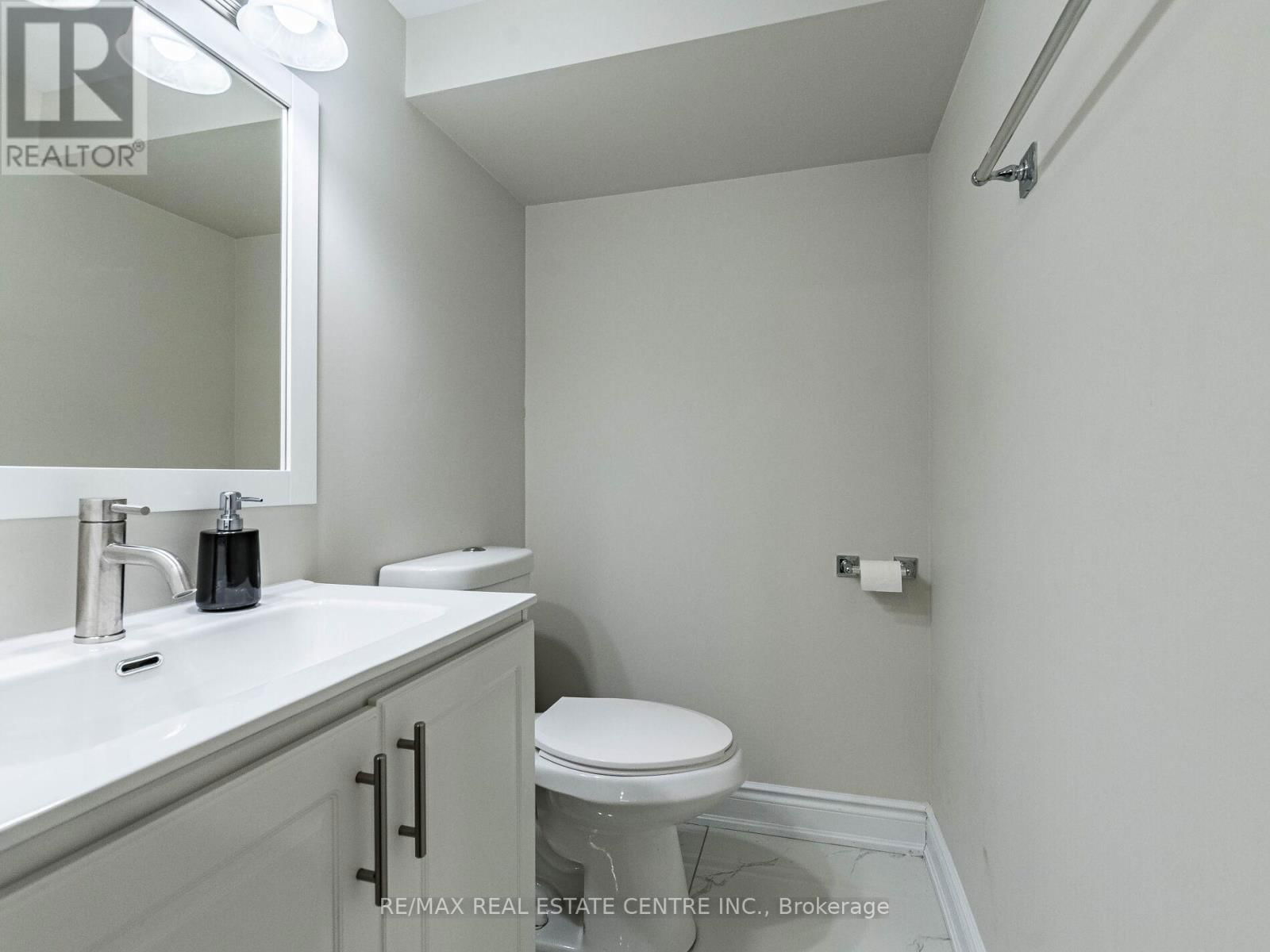 72 MCECHEARN CRESCENT Image 37