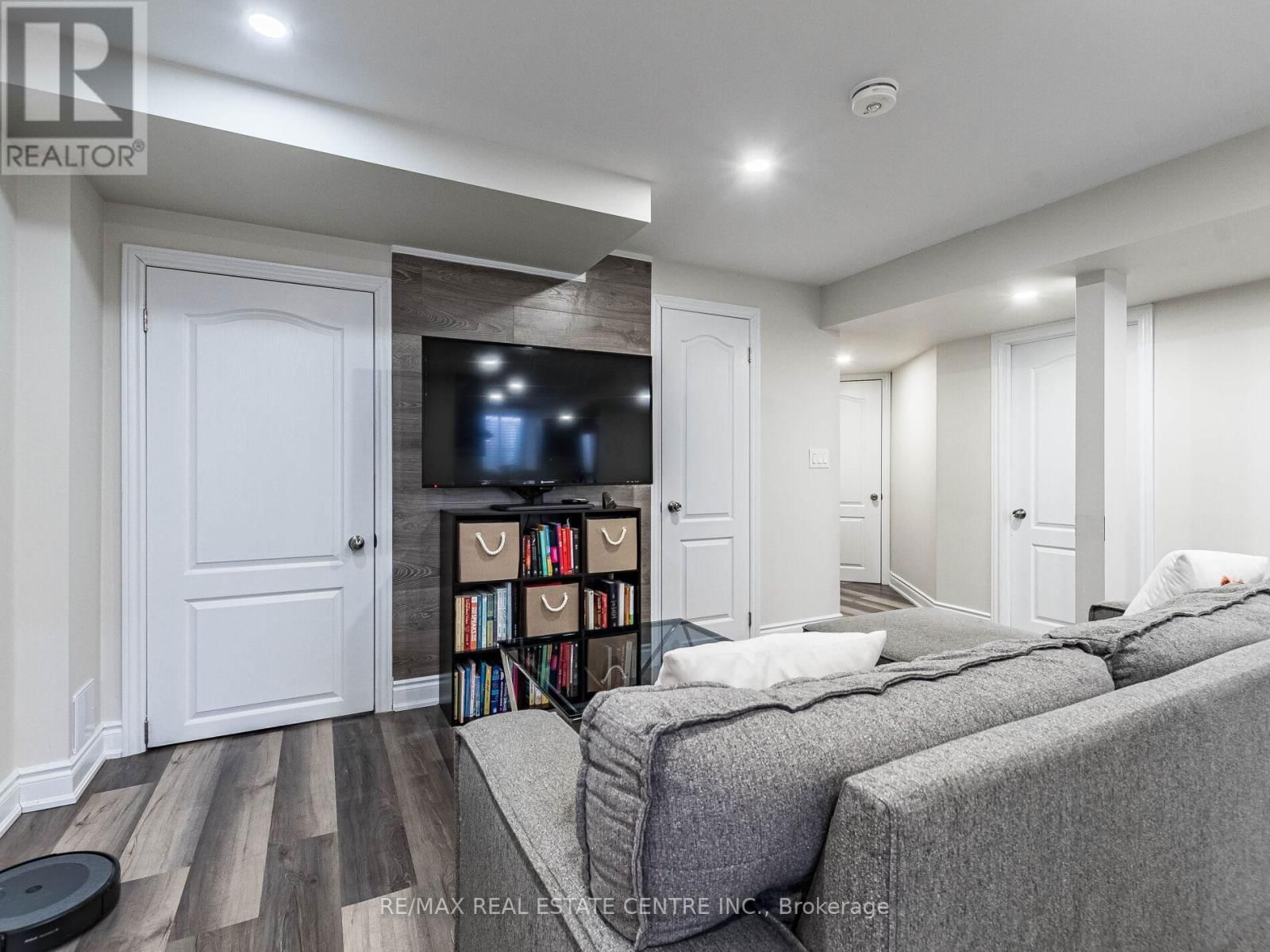 72 MCECHEARN CRESCENT Image 39