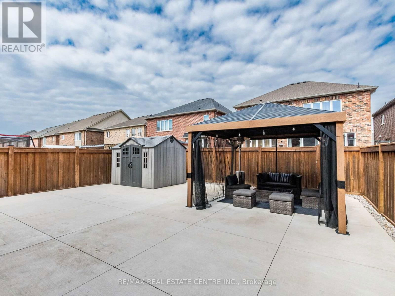 72 MCECHEARN CRESCENT Image 43