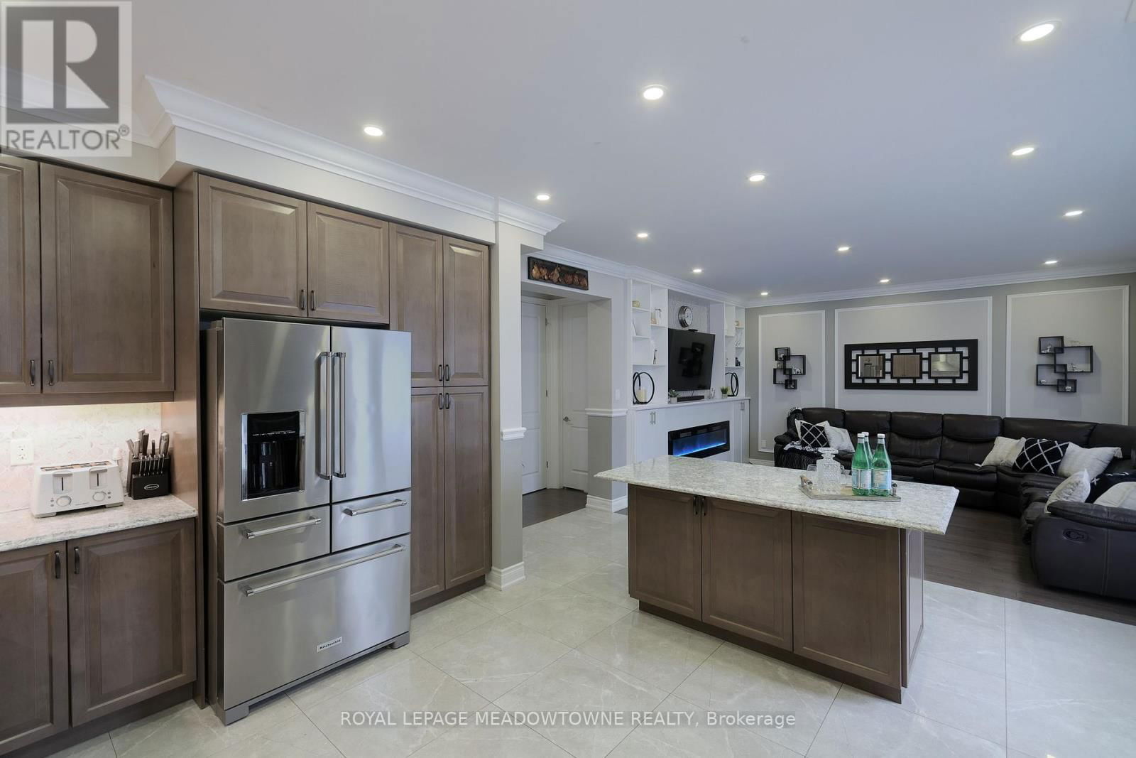 42 FERDINAND DRIVE Image 11