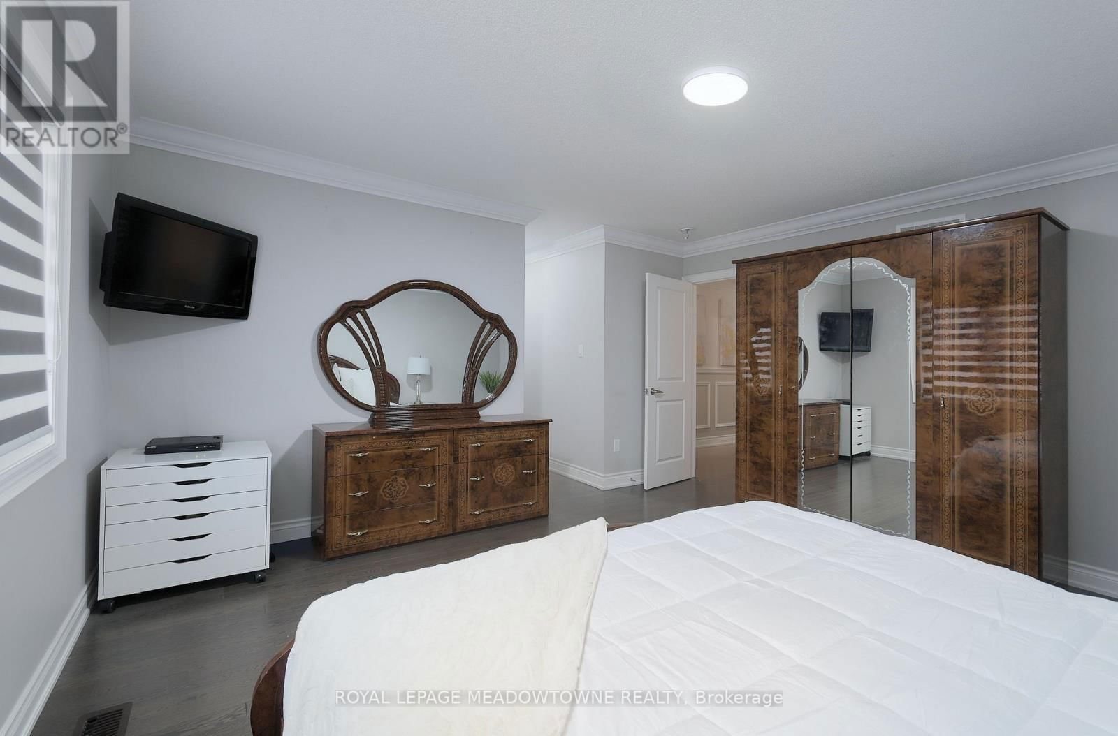 42 FERDINAND DRIVE Image 23