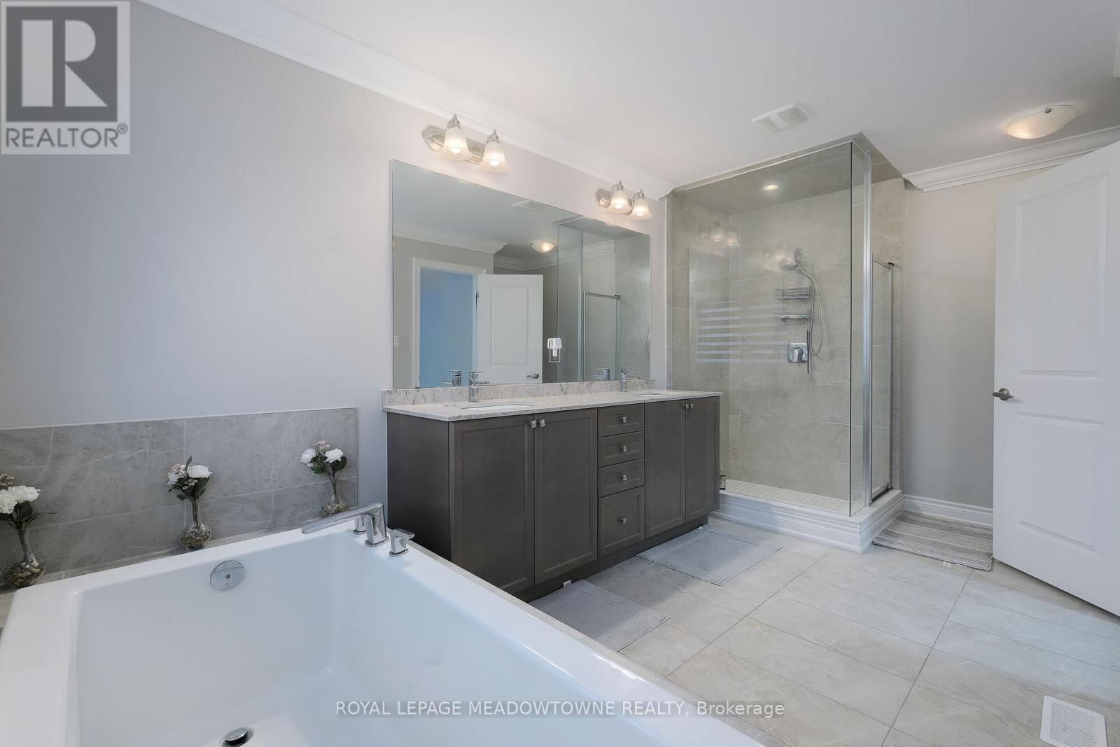 42 FERDINAND DRIVE Image 24