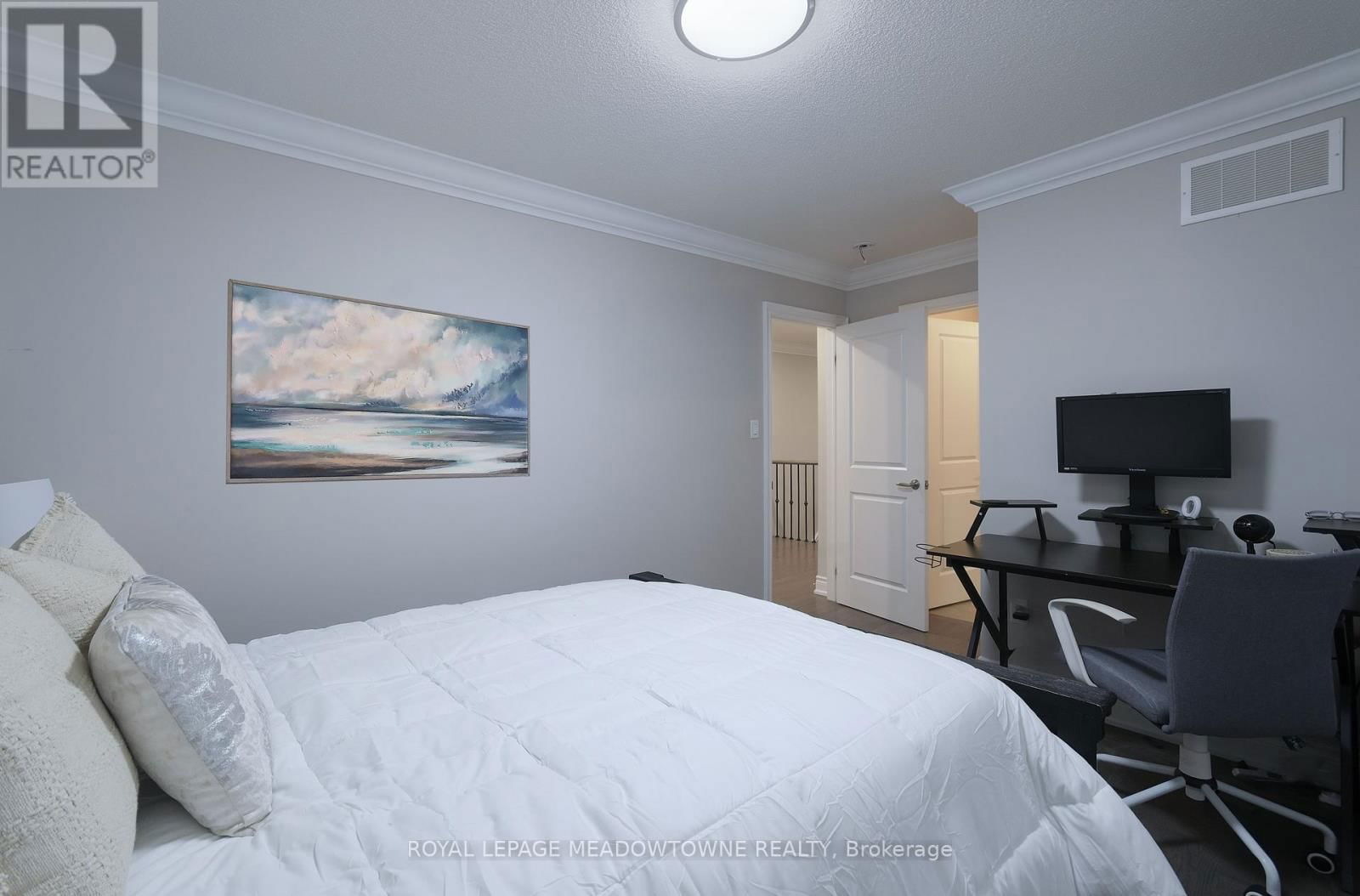 42 FERDINAND DRIVE Image 29