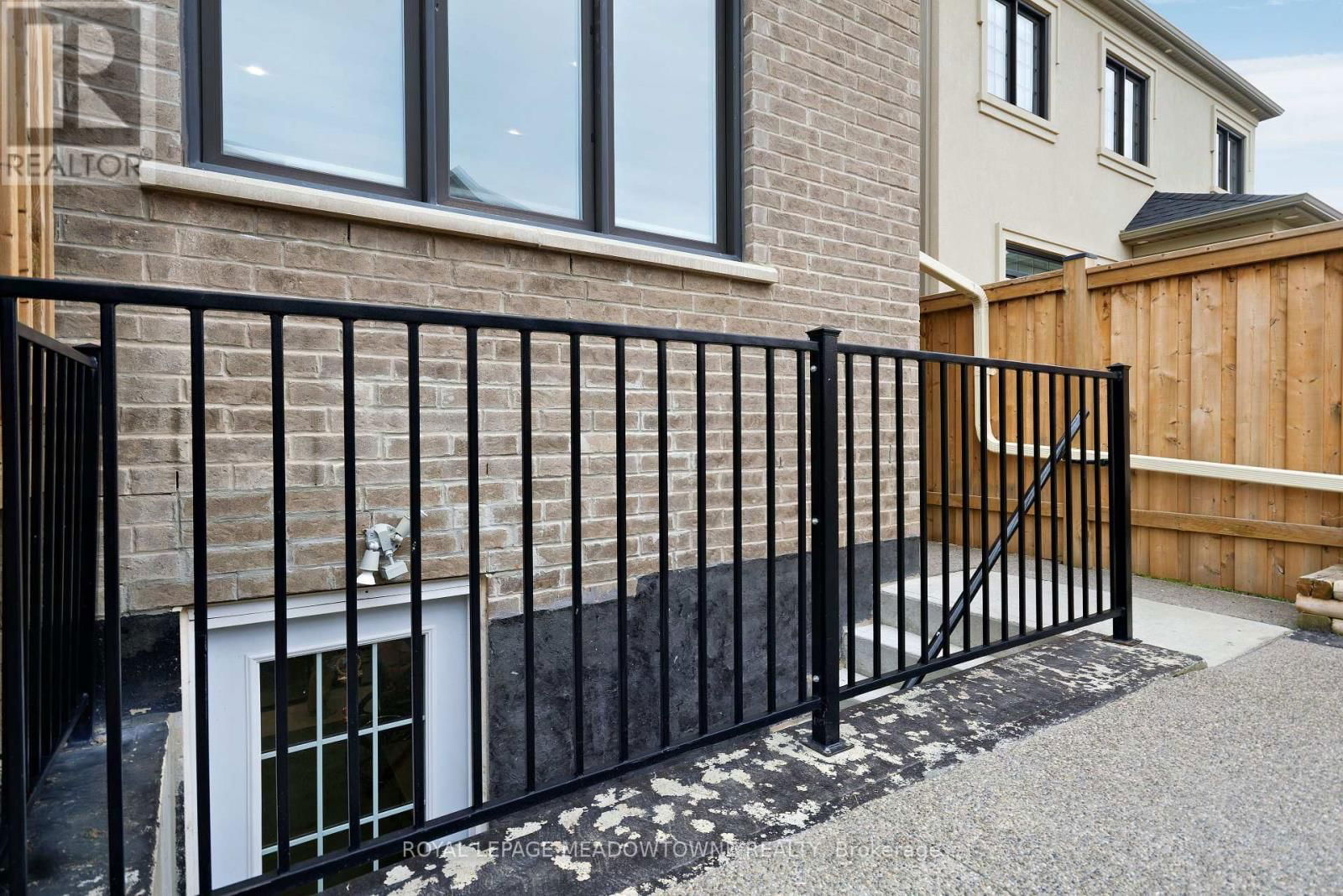 42 FERDINAND DRIVE Image 37