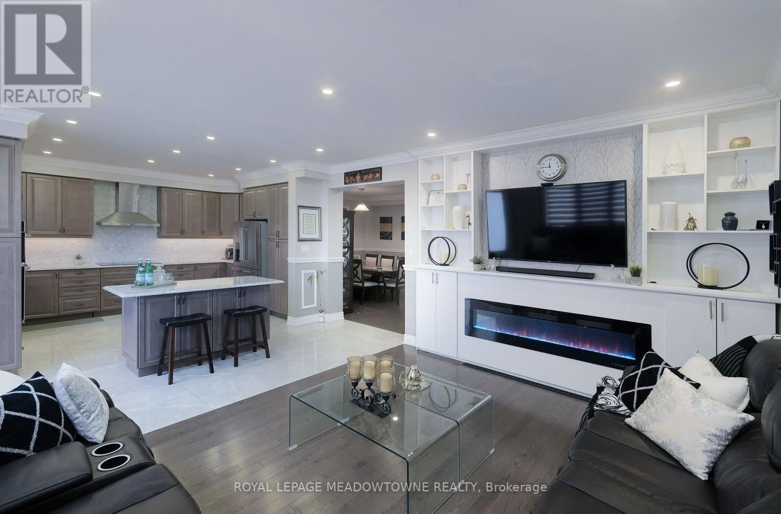 42 FERDINAND DRIVE Image 7