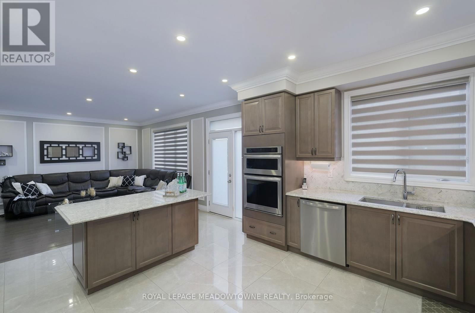 42 FERDINAND DRIVE Image 9