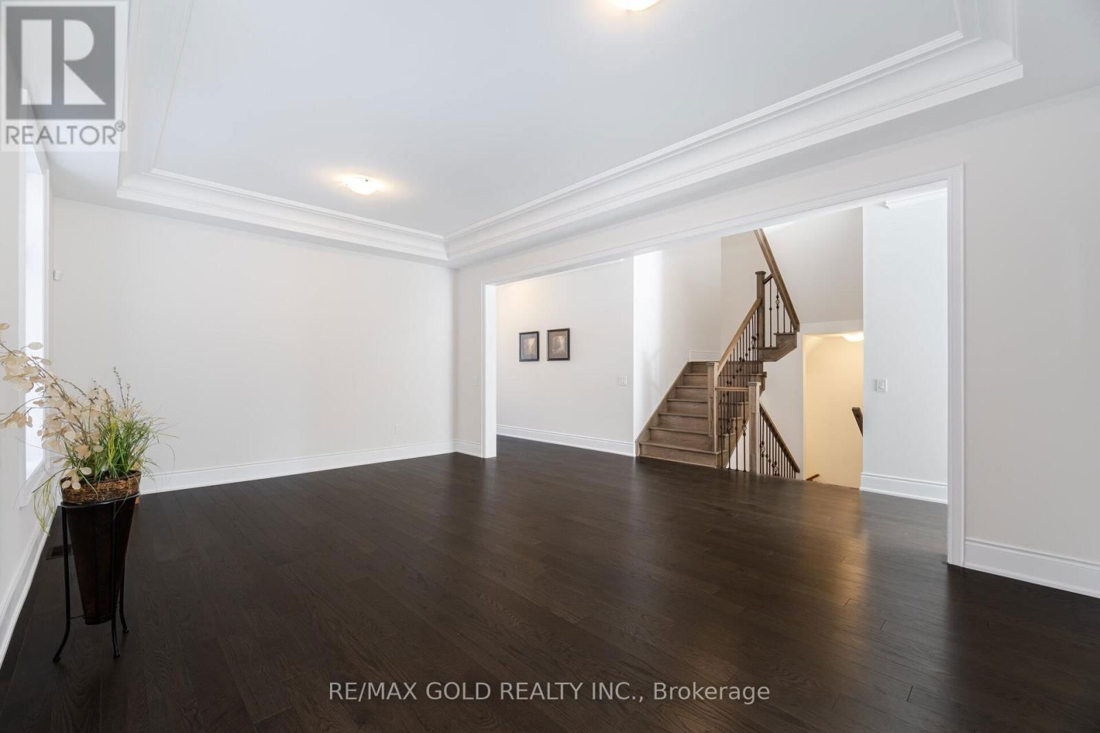82 RASPBERRY RIDGE AVENUE Image 11
