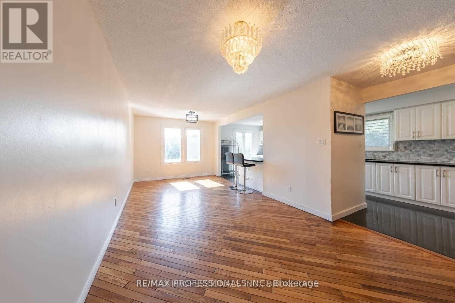 UPPER - 4150 SUNFLOWER DRIVE Image 10