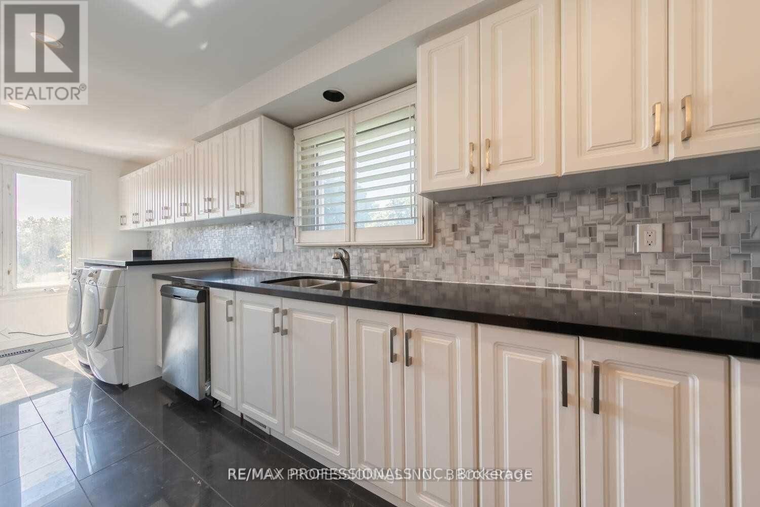 UPPER - 4150 SUNFLOWER DRIVE Image 14
