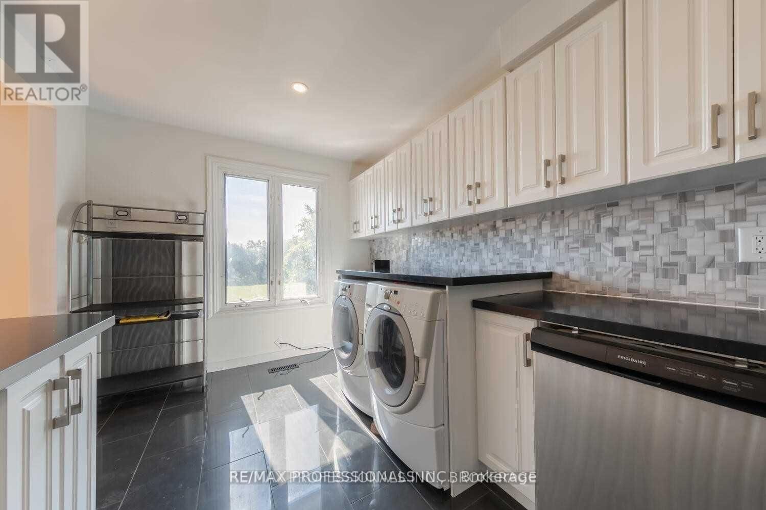 UPPER - 4150 SUNFLOWER DRIVE Image 15