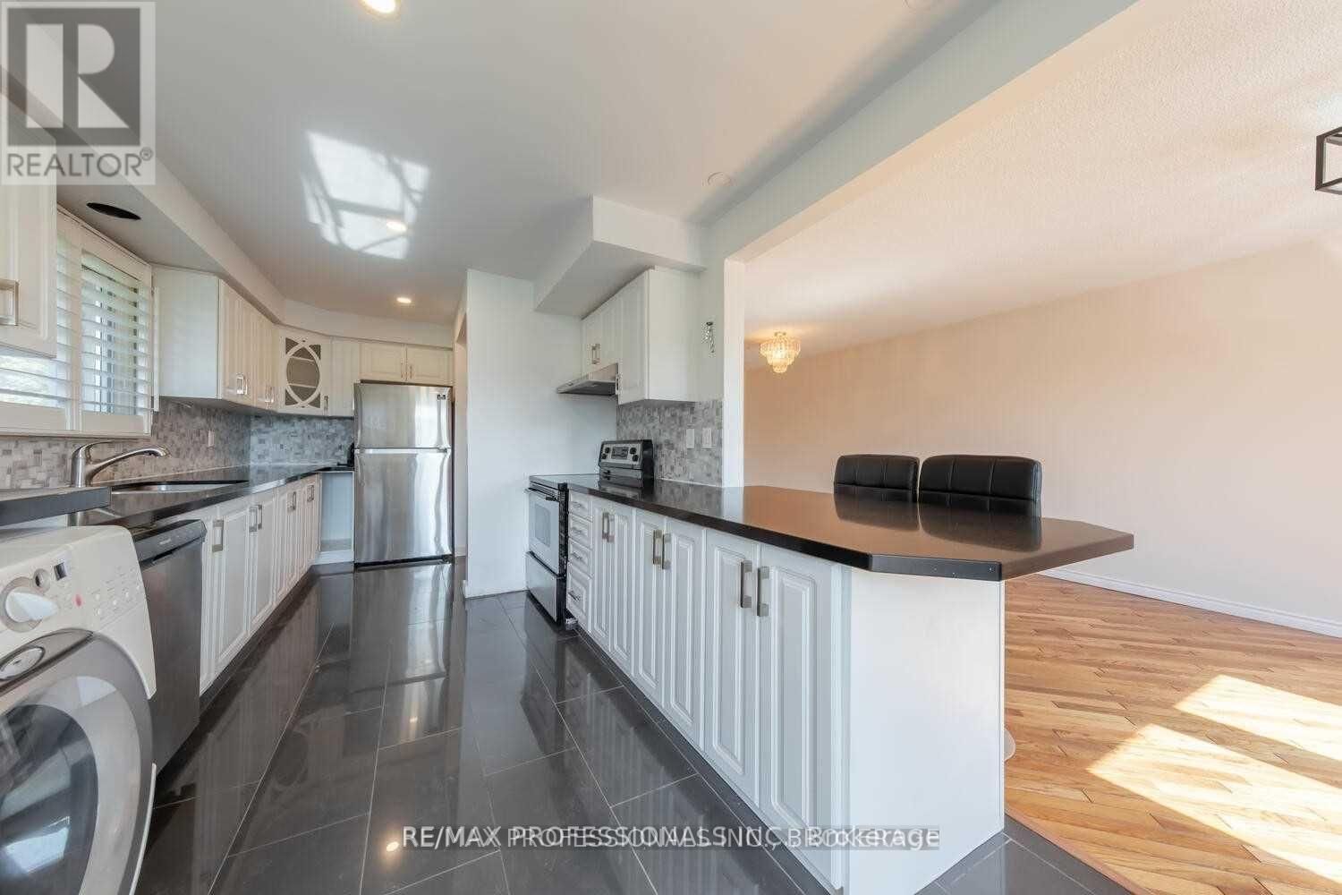 UPPER - 4150 SUNFLOWER DRIVE Image 16