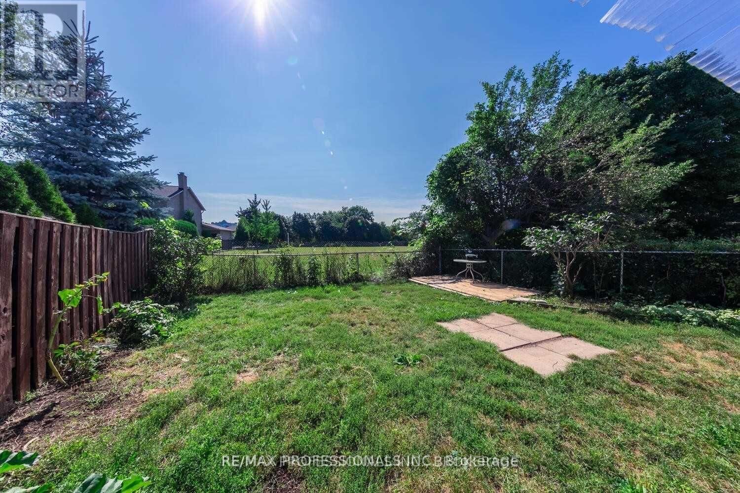 UPPER - 4150 SUNFLOWER DRIVE Image 33