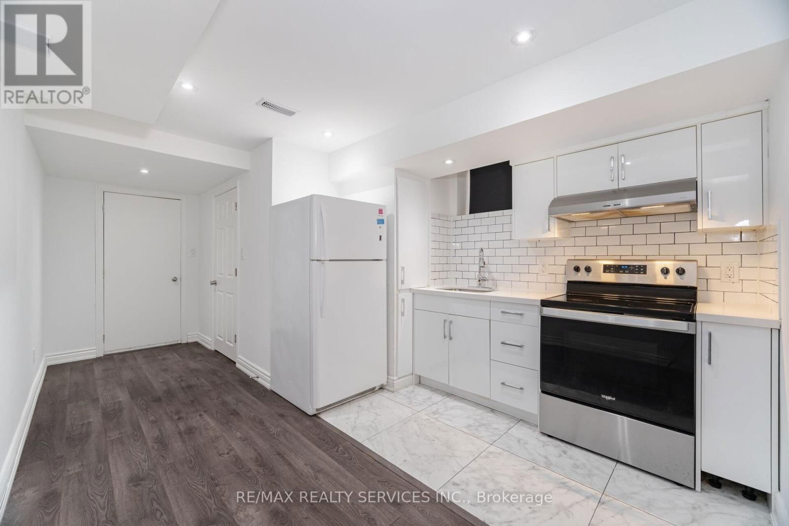 17 BOATHOUSE ROAD Image 30