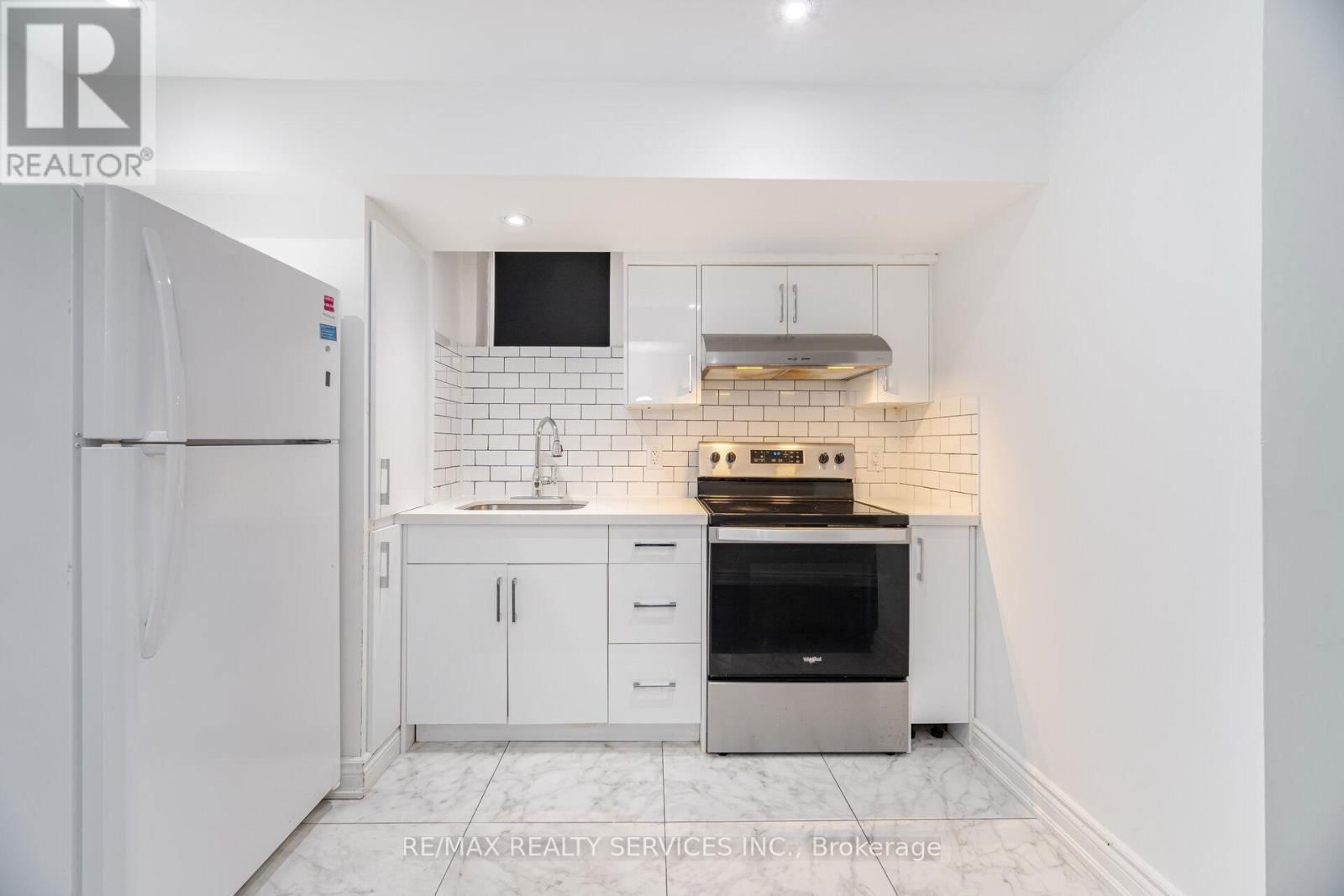 17 BOATHOUSE ROAD Image 31
