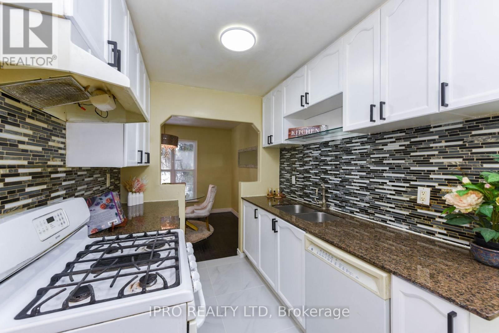 1 FINCHLEY CRESCENT Image 23