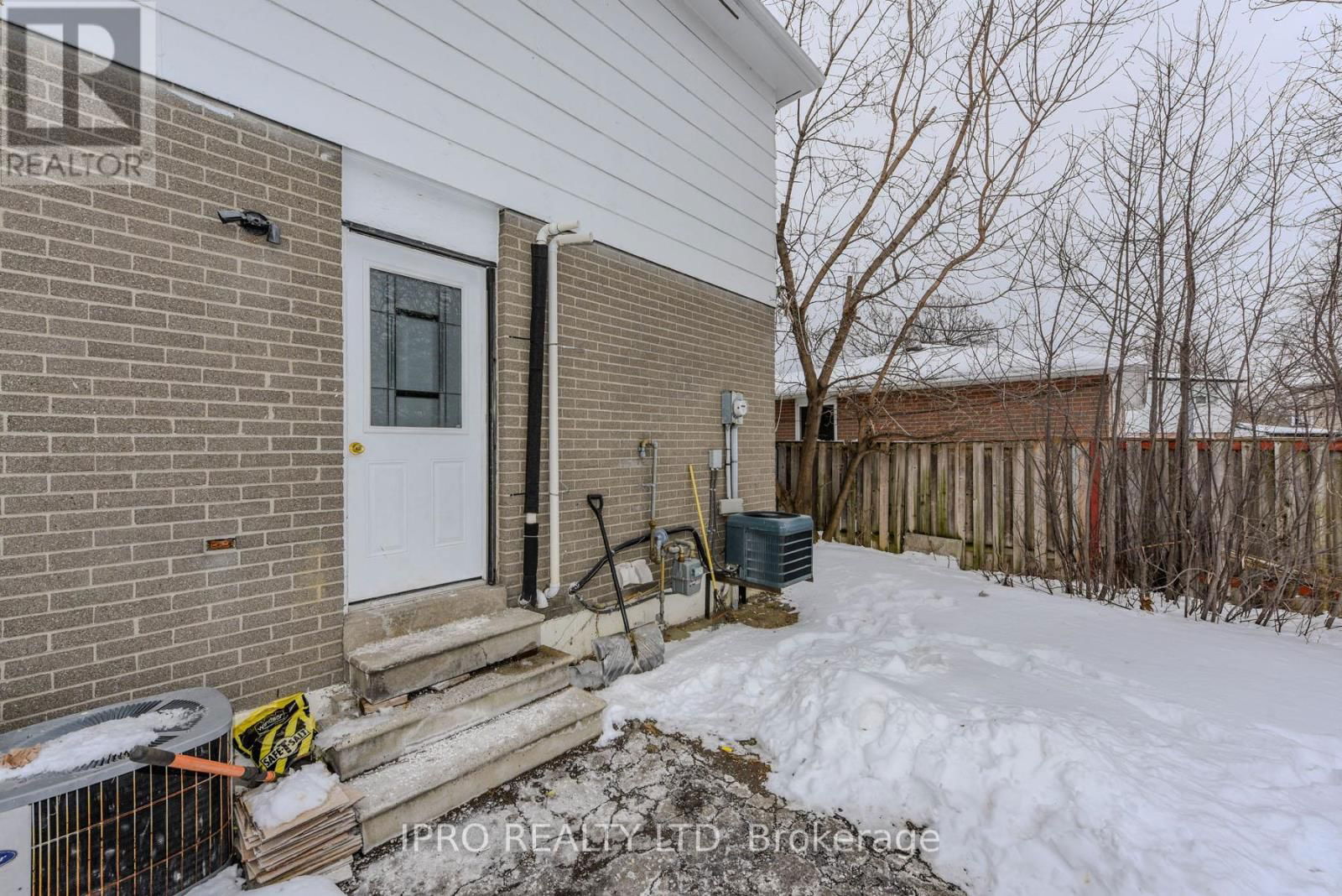 1 FINCHLEY CRESCENT Image 31