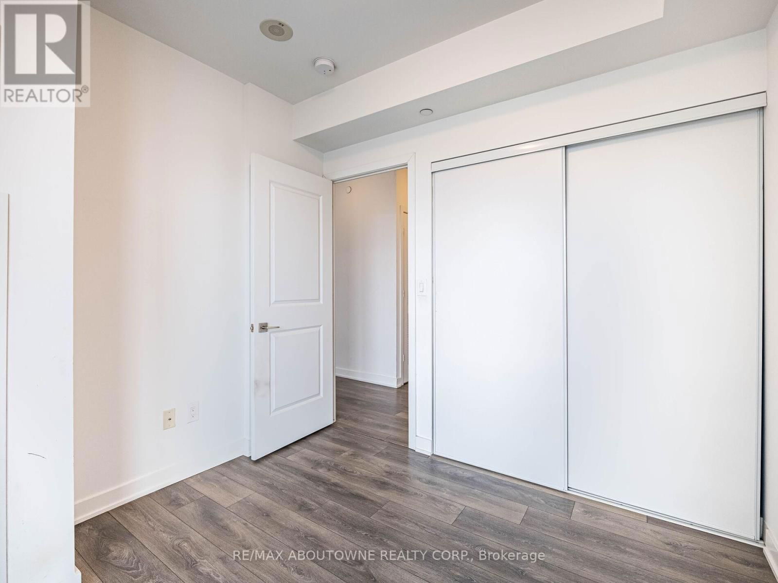704 - 4633 GLEN ERIN DRIVE Image 24