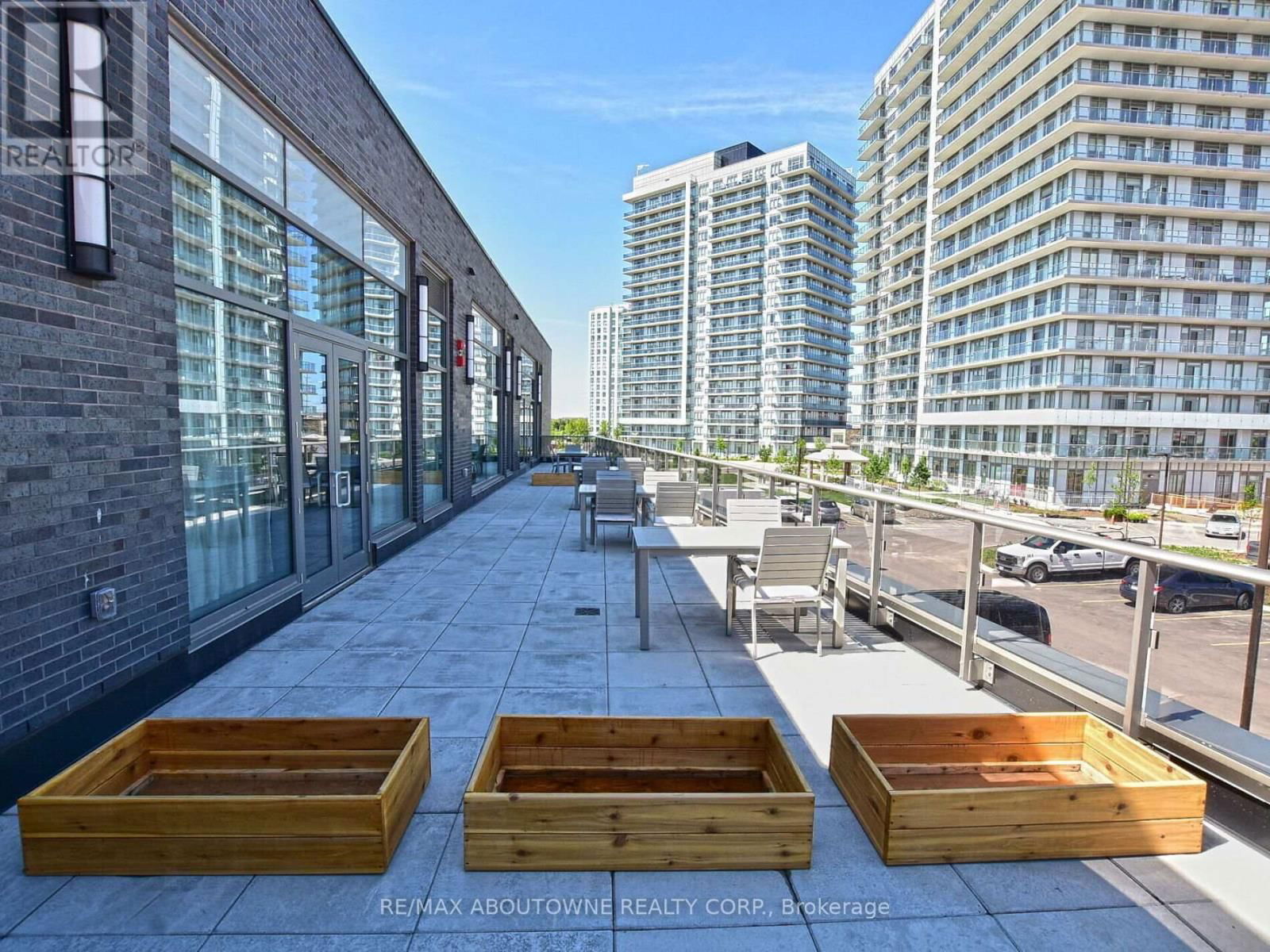 704 - 4633 GLEN ERIN DRIVE Image 36