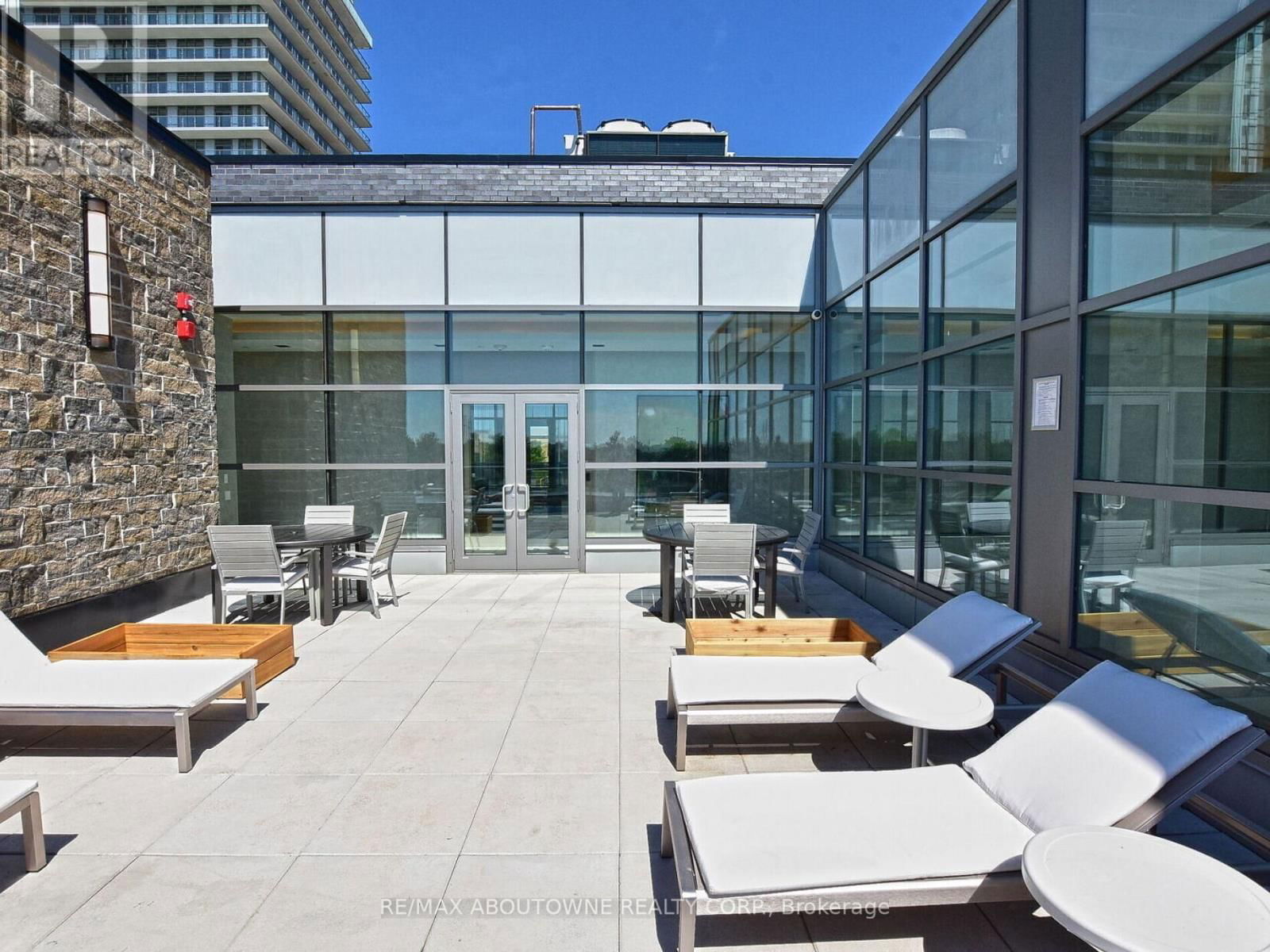 704 - 4633 GLEN ERIN DRIVE Image 37