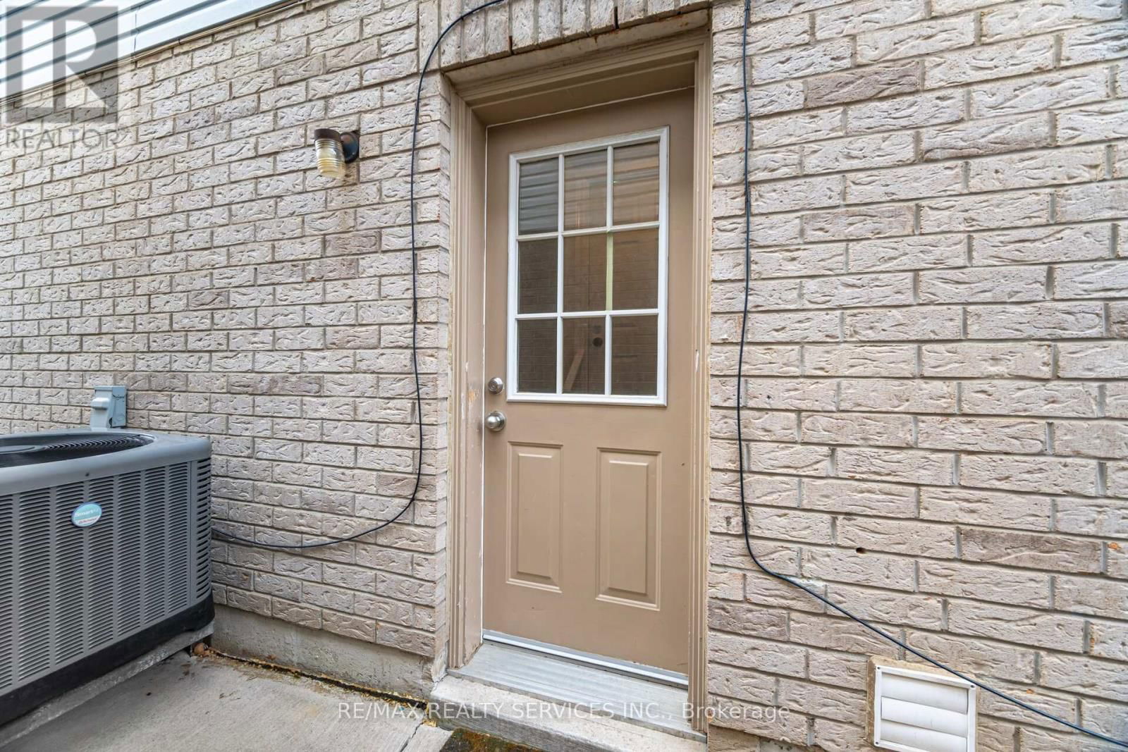 30 EARL GREY CRESCENT Image 32