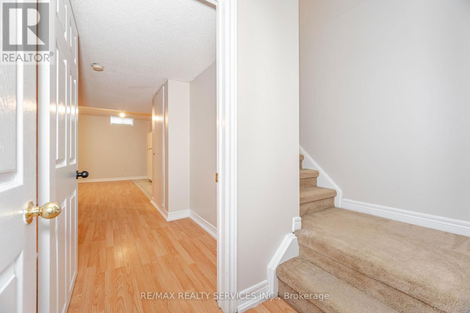 30 EARL GREY CRESCENT Image 33