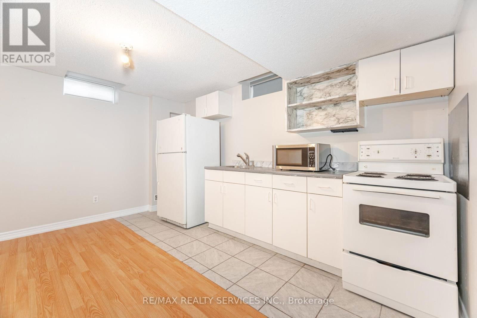30 EARL GREY CRESCENT Image 38