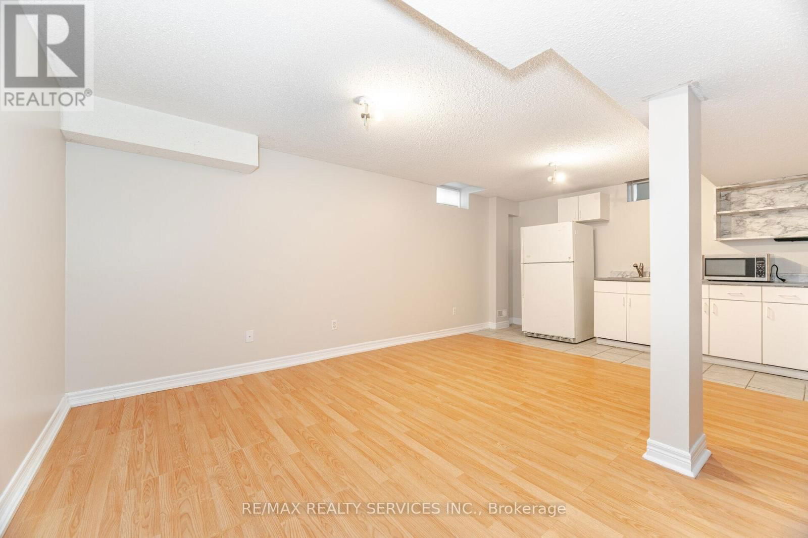 30 EARL GREY CRESCENT Image 43