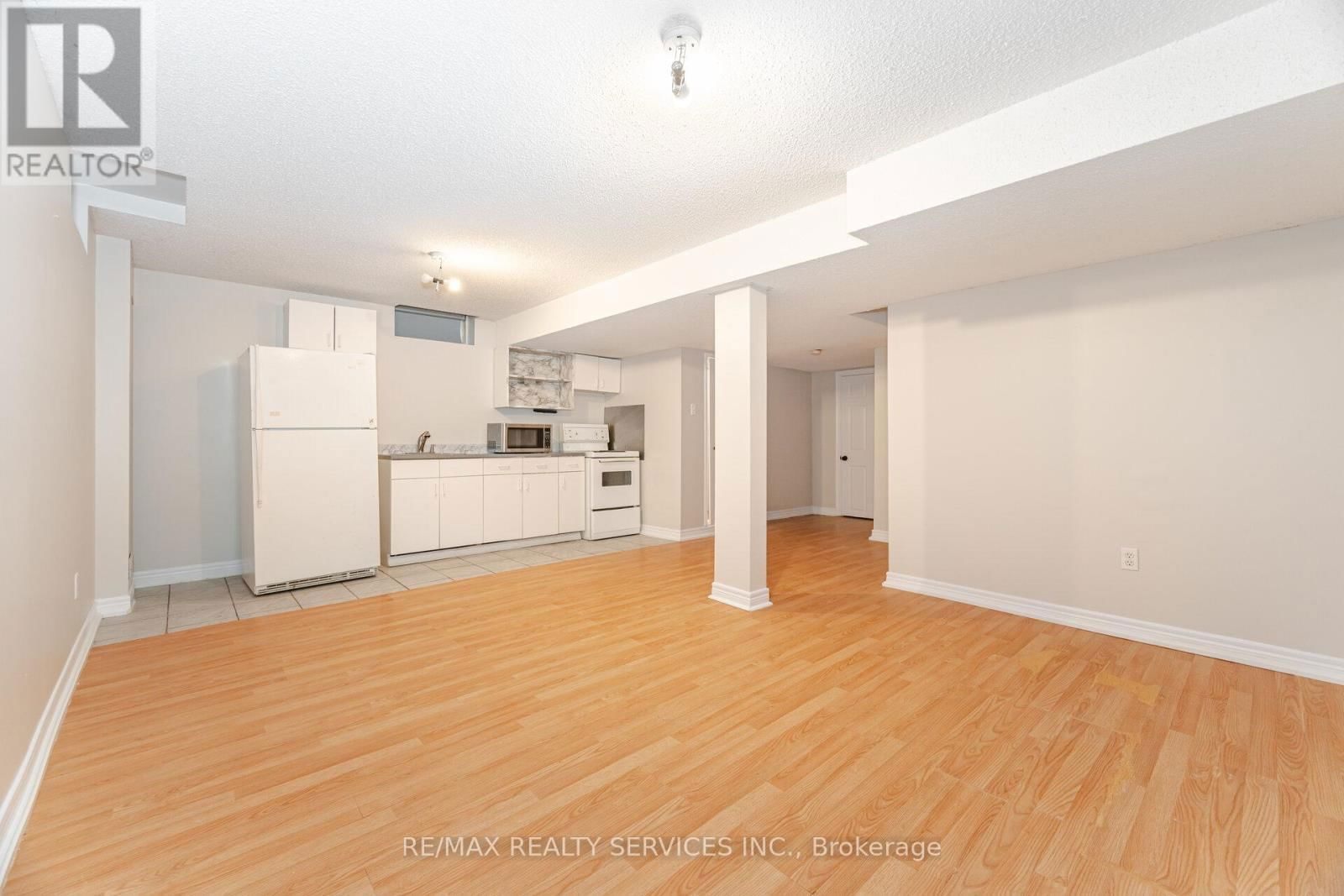 30 EARL GREY CRESCENT Image 44