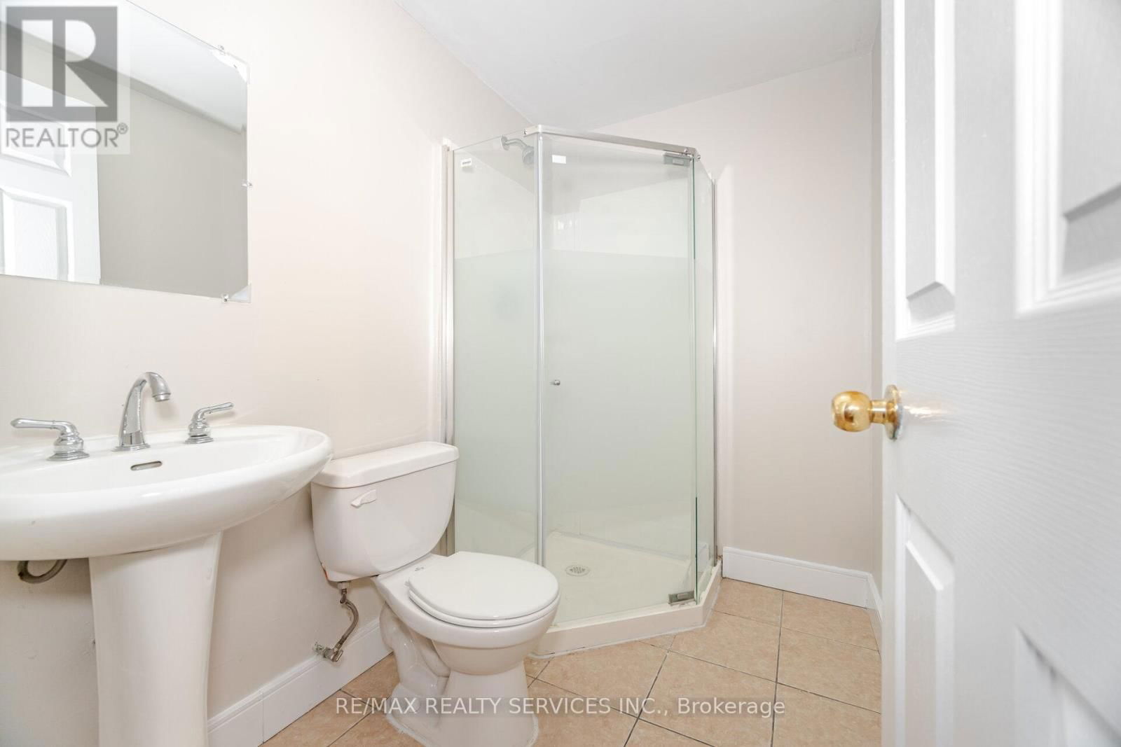 30 EARL GREY CRESCENT Image 45
