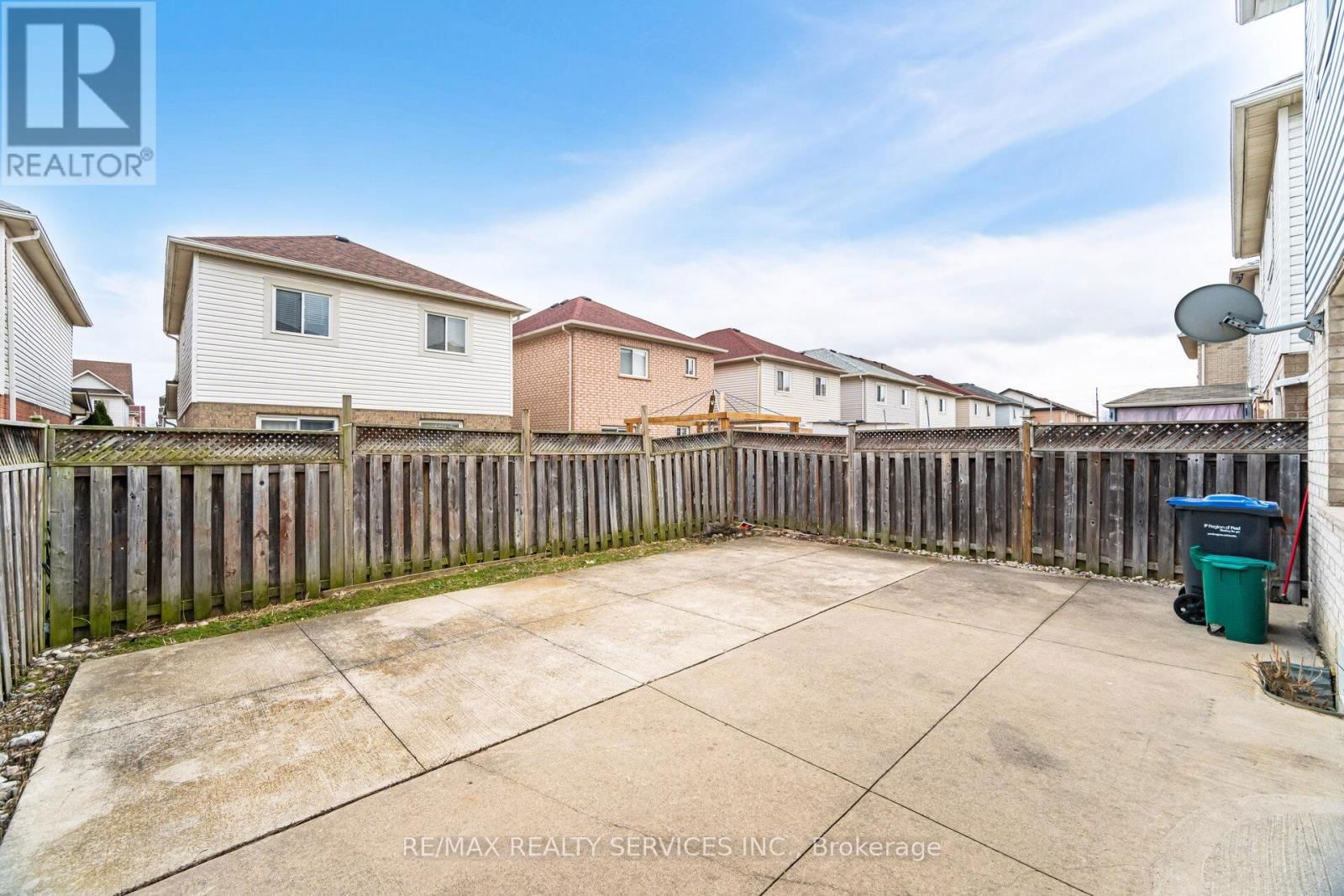30 EARL GREY CRESCENT Image 46