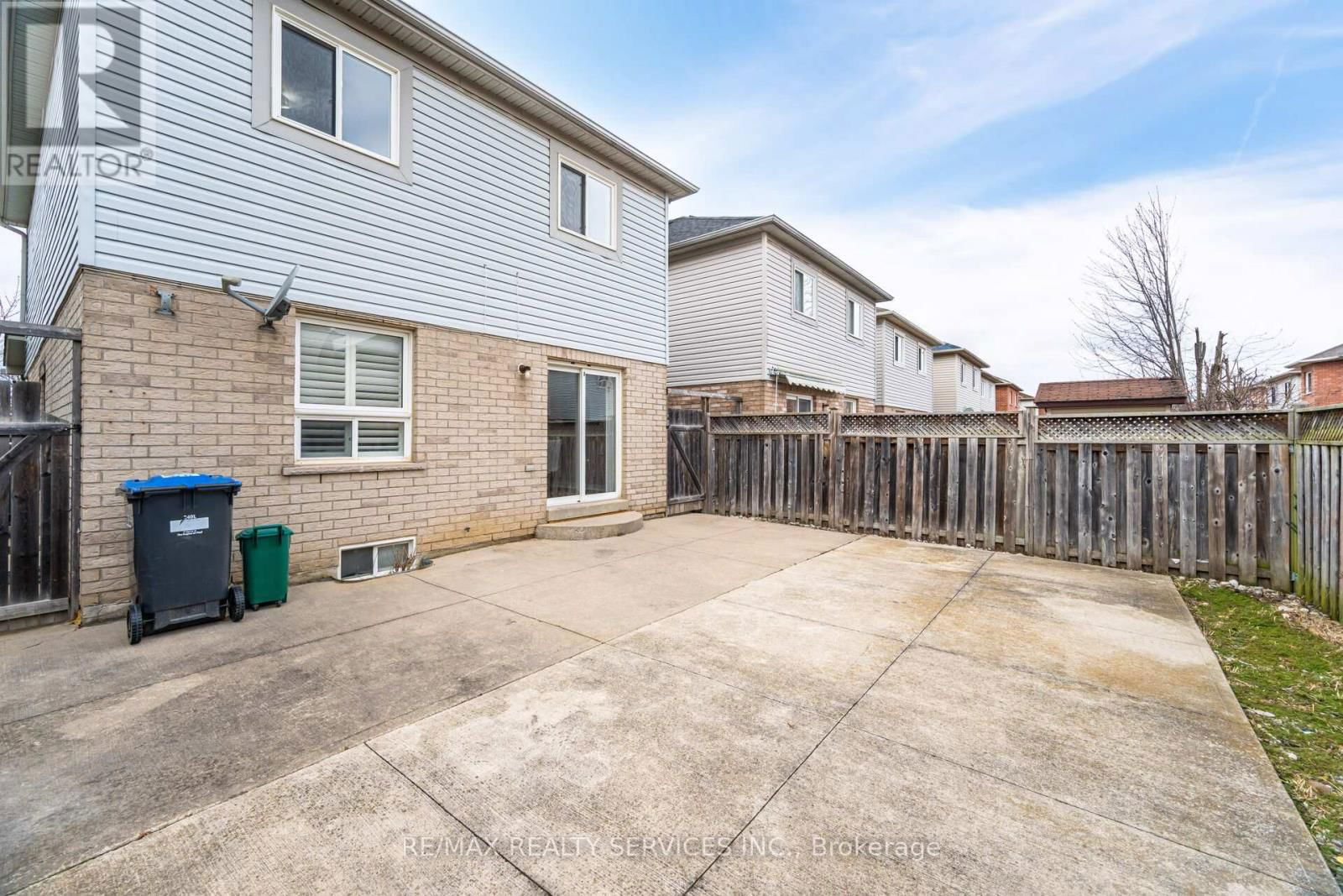 30 EARL GREY CRESCENT Image 47