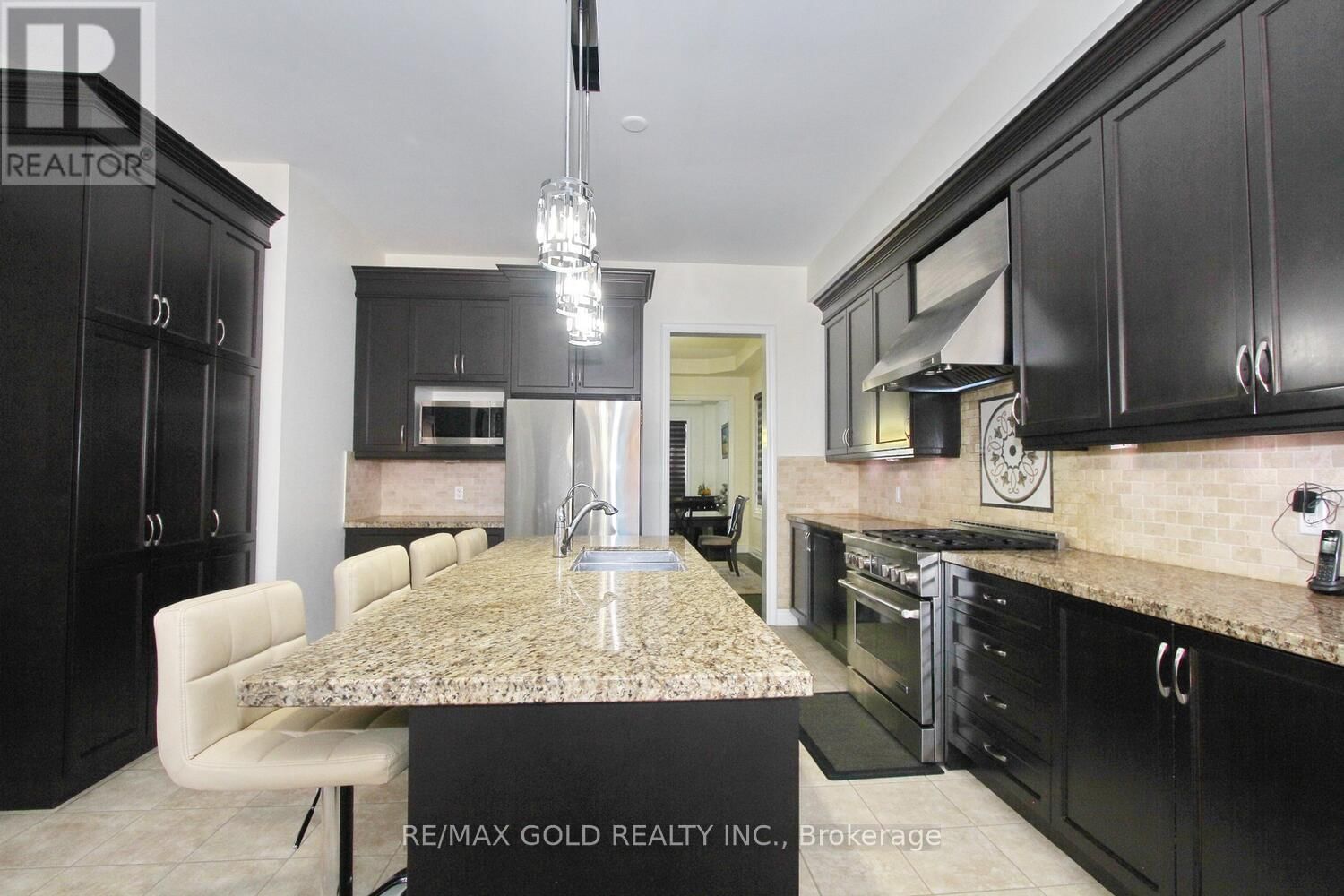 14 LADBROOK CRESCENT Image 12